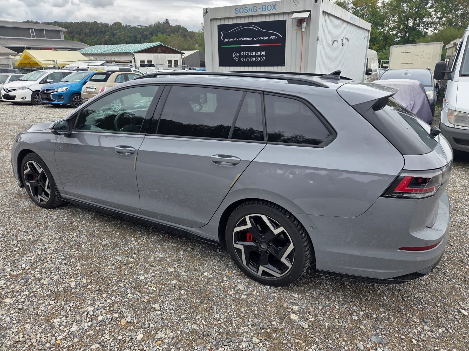 VW Golf Variant 1.5 eTSI mHEV R-Line DSG-image-3