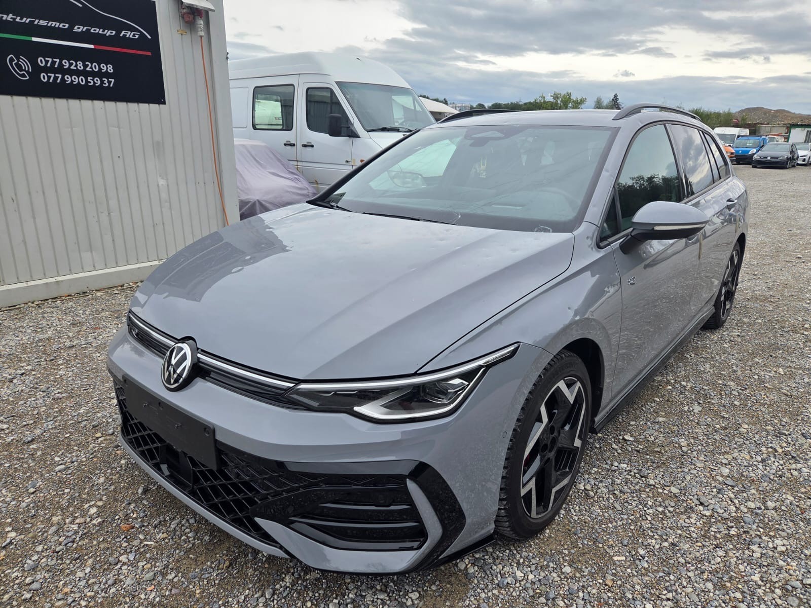 VW Golf Variant 1.5 eTSI mHEV R-Line DSG-image-1