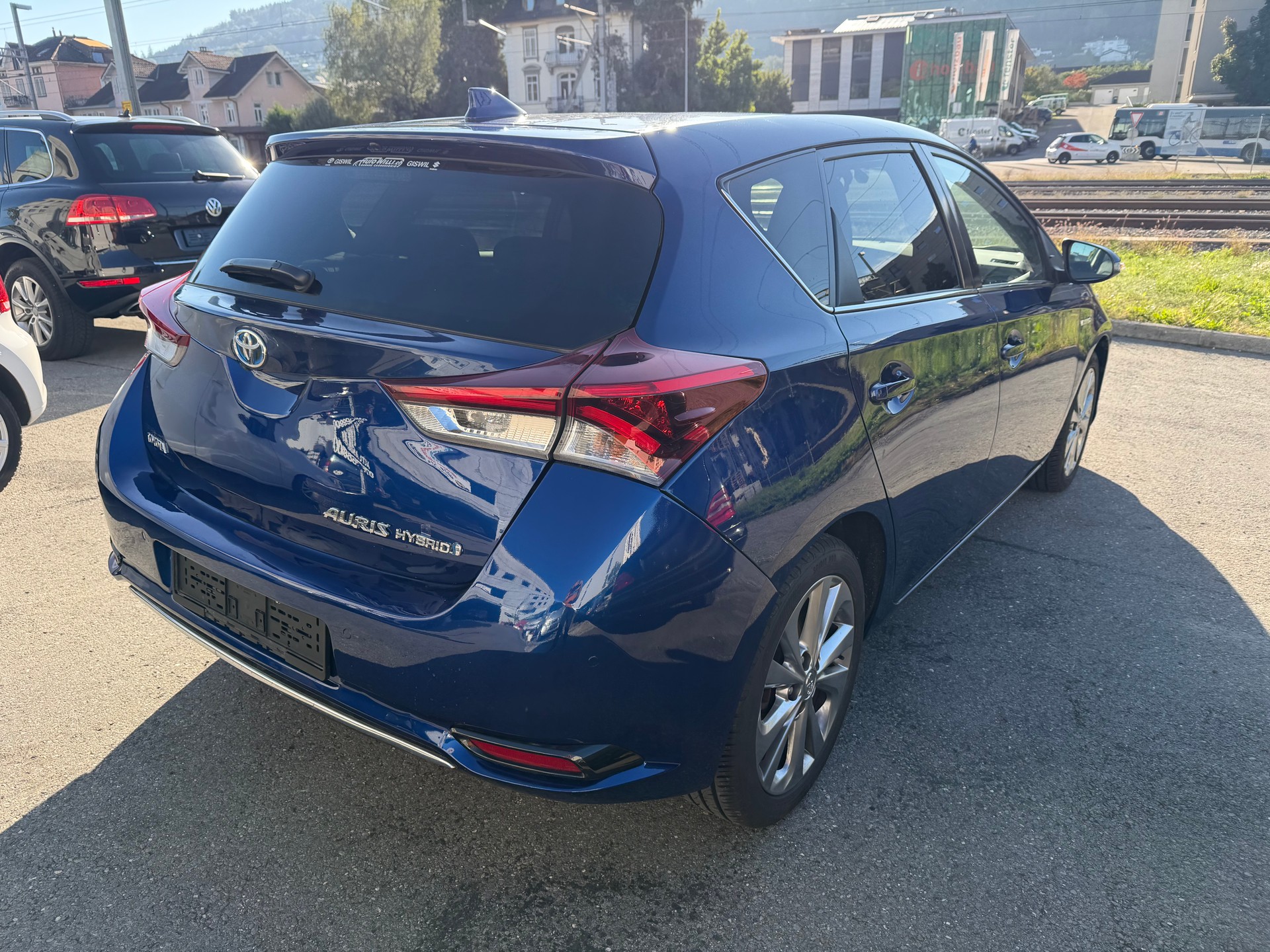 TOYOTA Auris 1.8 HSD Sol e-CVT-image-4