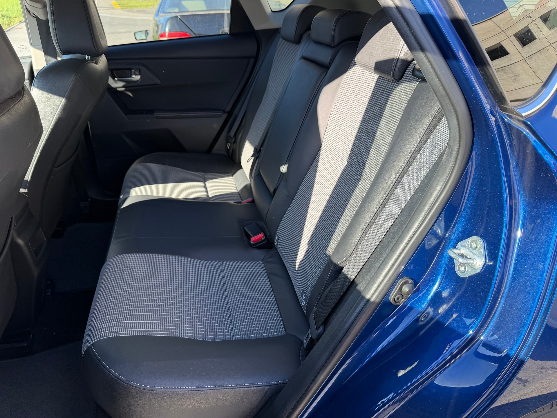TOYOTA Auris 1.8 HSD Sol e-CVT-image-7