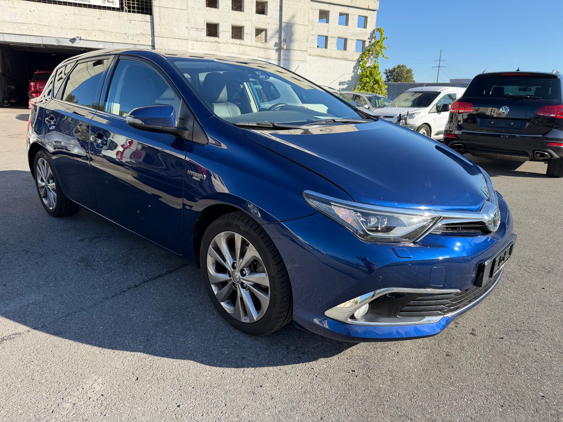 TOYOTA Auris 1.8 HSD Sol e-CVT-image-5