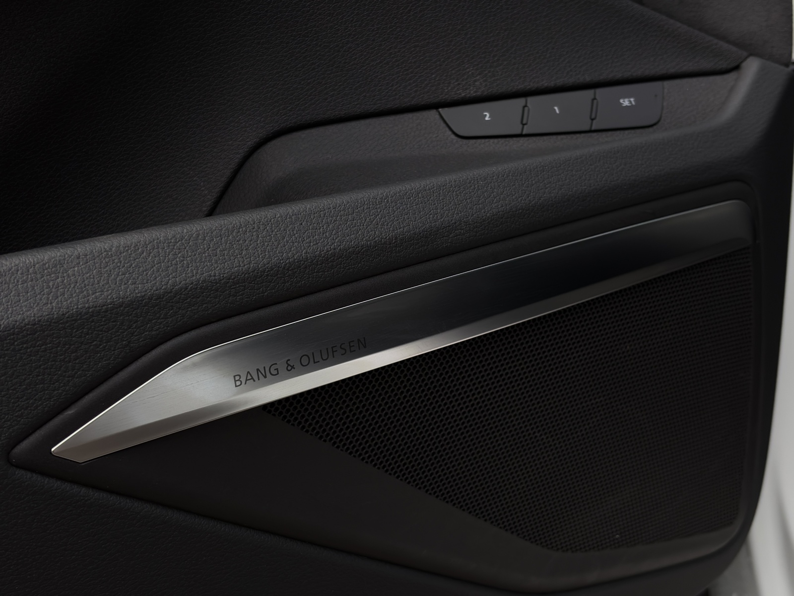 AUDI e-tron 55 quattro-image-11