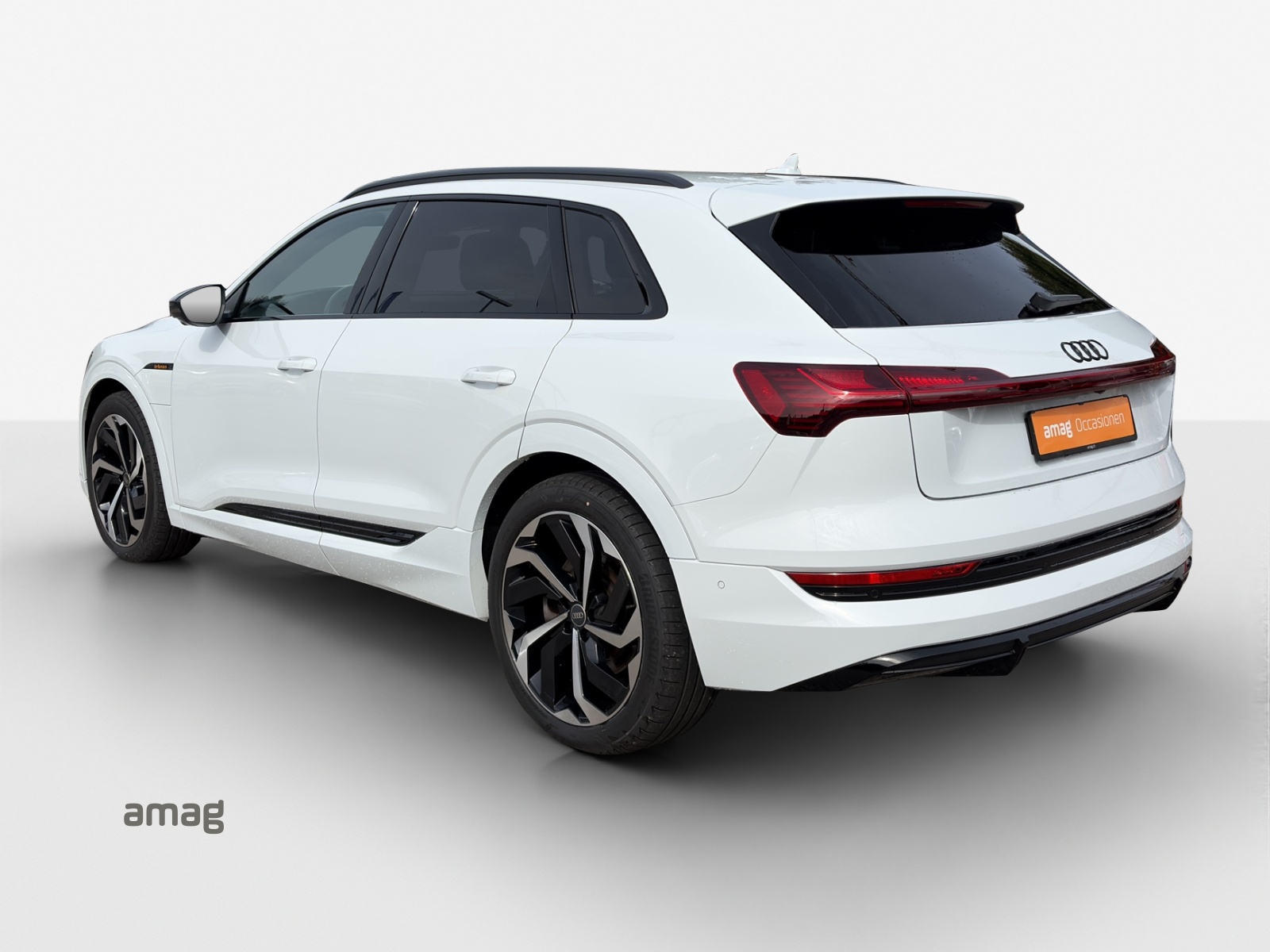 AUDI e-tron 55 quattro-image-2