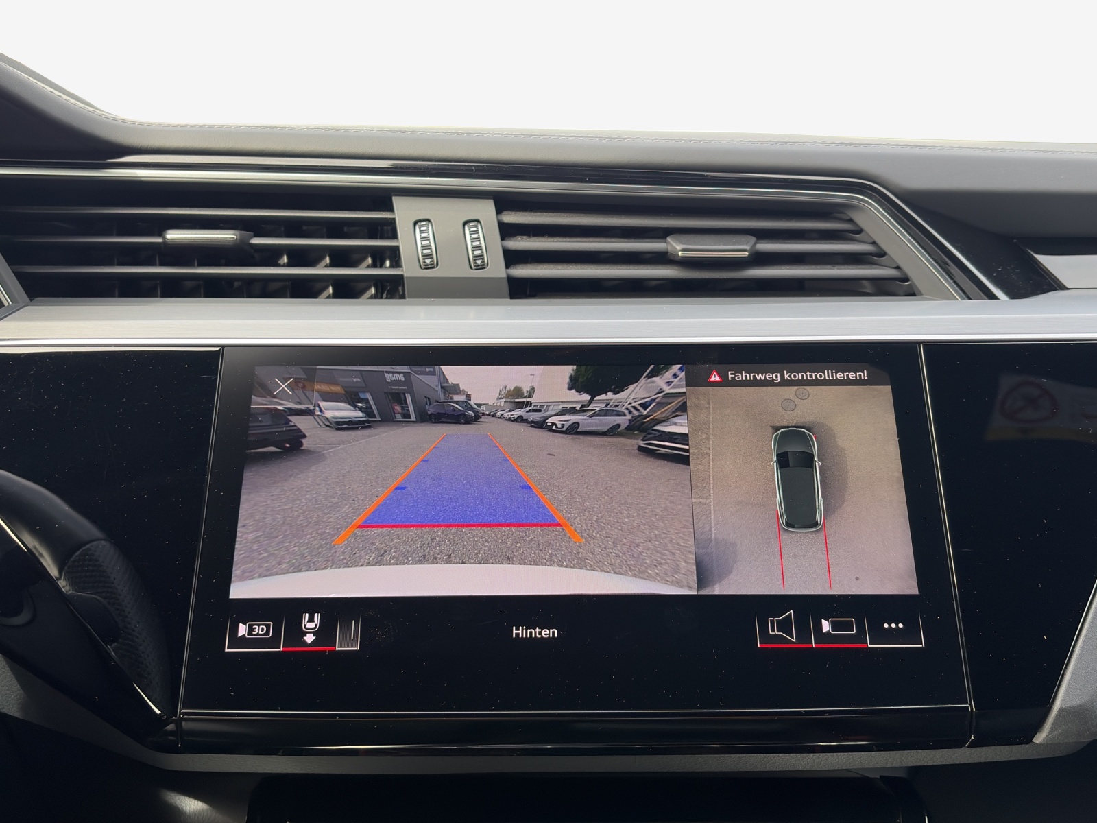AUDI e-tron 55 quattro-image-12
