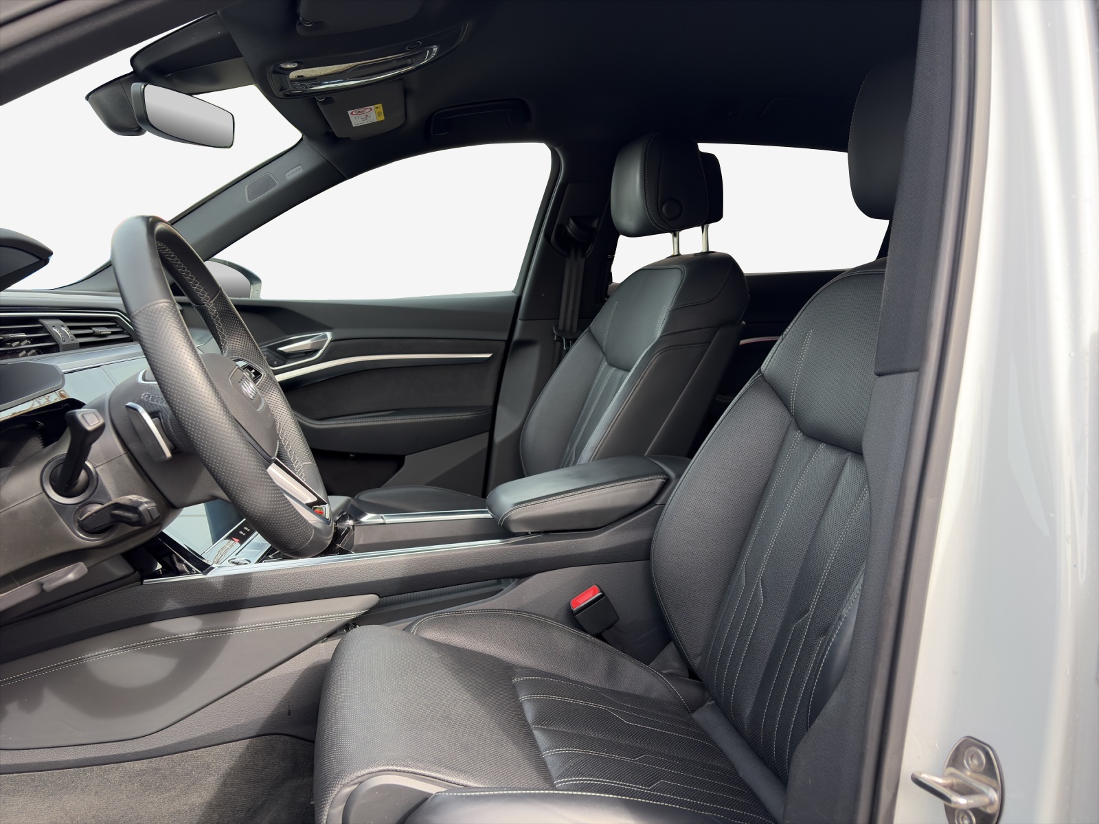 AUDI e-tron 55 quattro-image-7