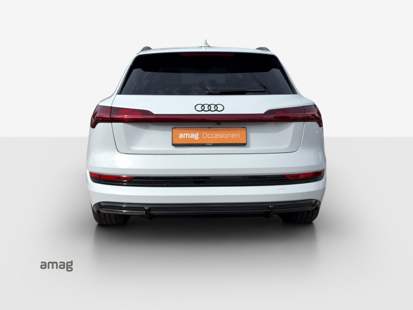AUDI e-tron 55 quattro-image-3