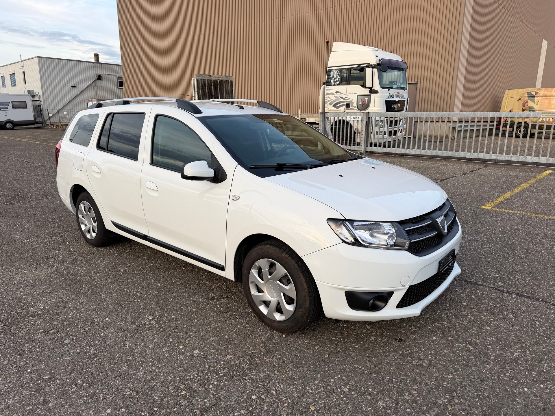 DACIA Logan MCV 0.9 Ambiance Automatic-image-1