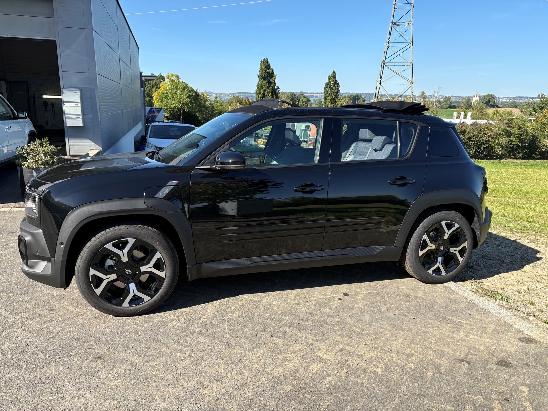RENAULT R4 E-Tech Comfort Range 52 kWh Techno-image-1