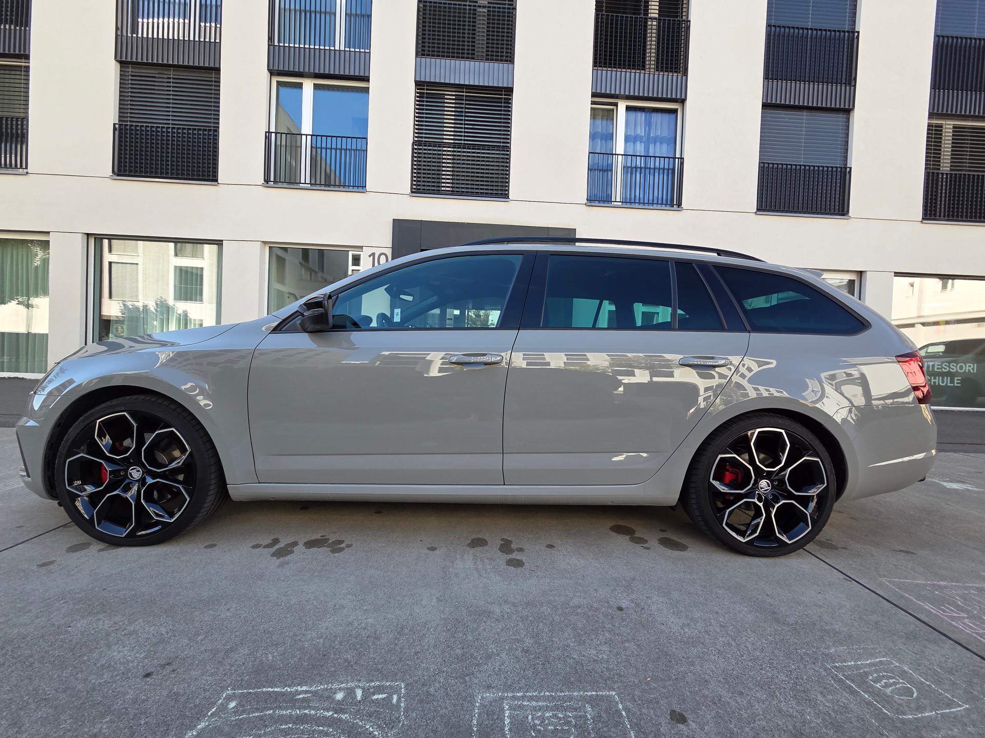 SKODA Octavia Combi 2.0 TDI RS Final Edition 4x4 DSG-image-5