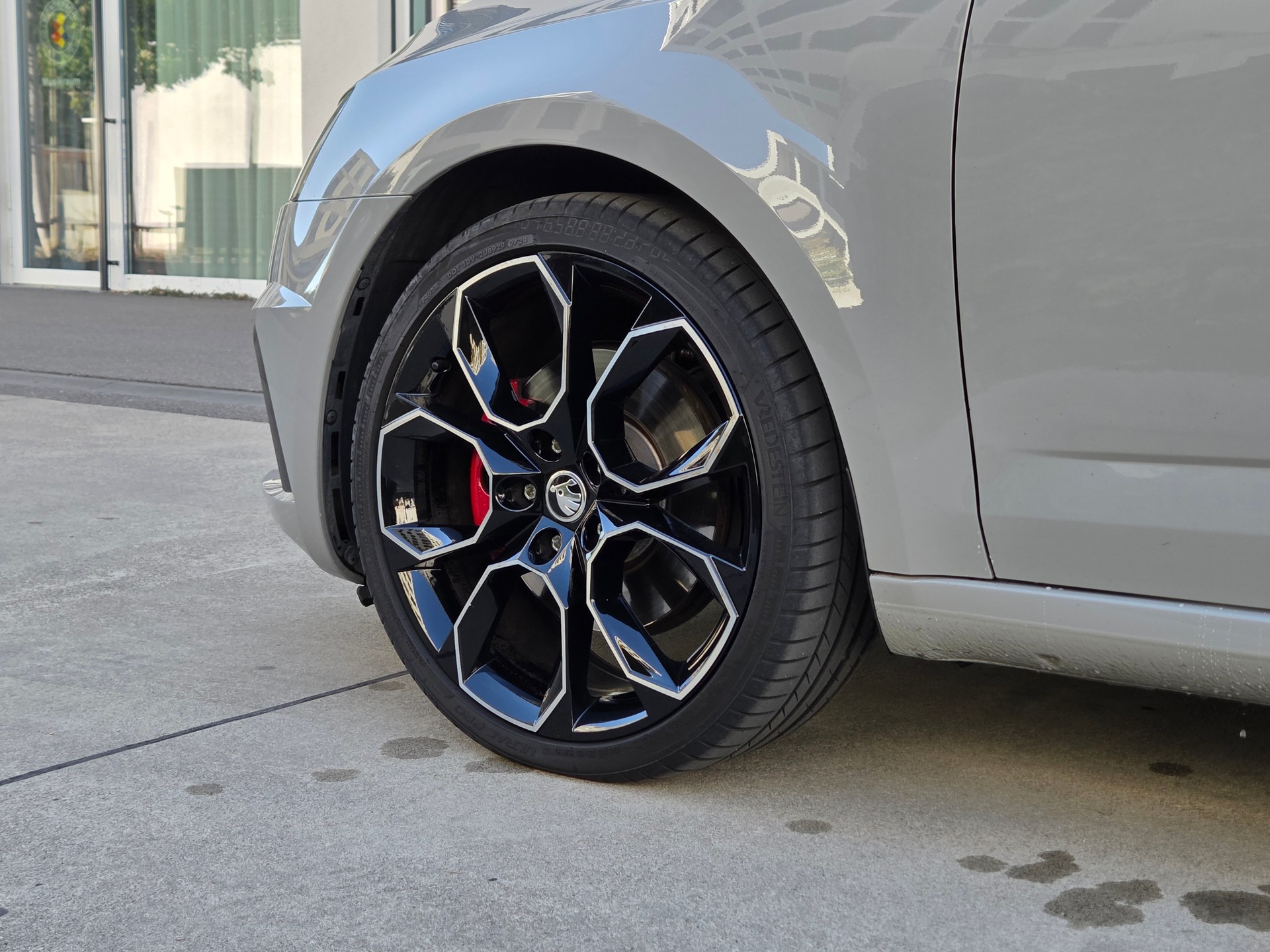SKODA Octavia Combi 2.0 TDI RS Final Edition 4x4 DSG-image-6
