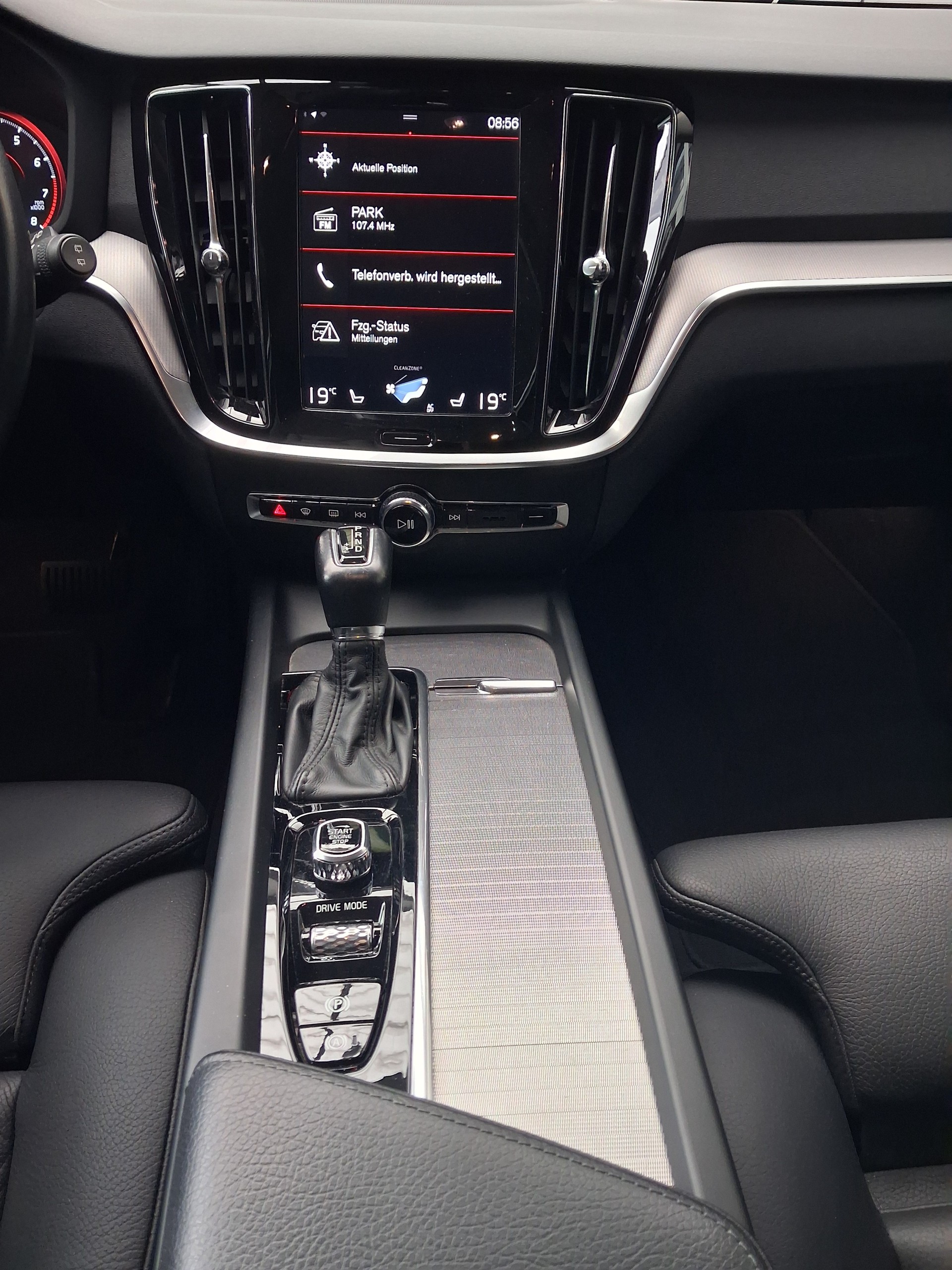 VOLVO V60 T6 AWD Inscription-image-12