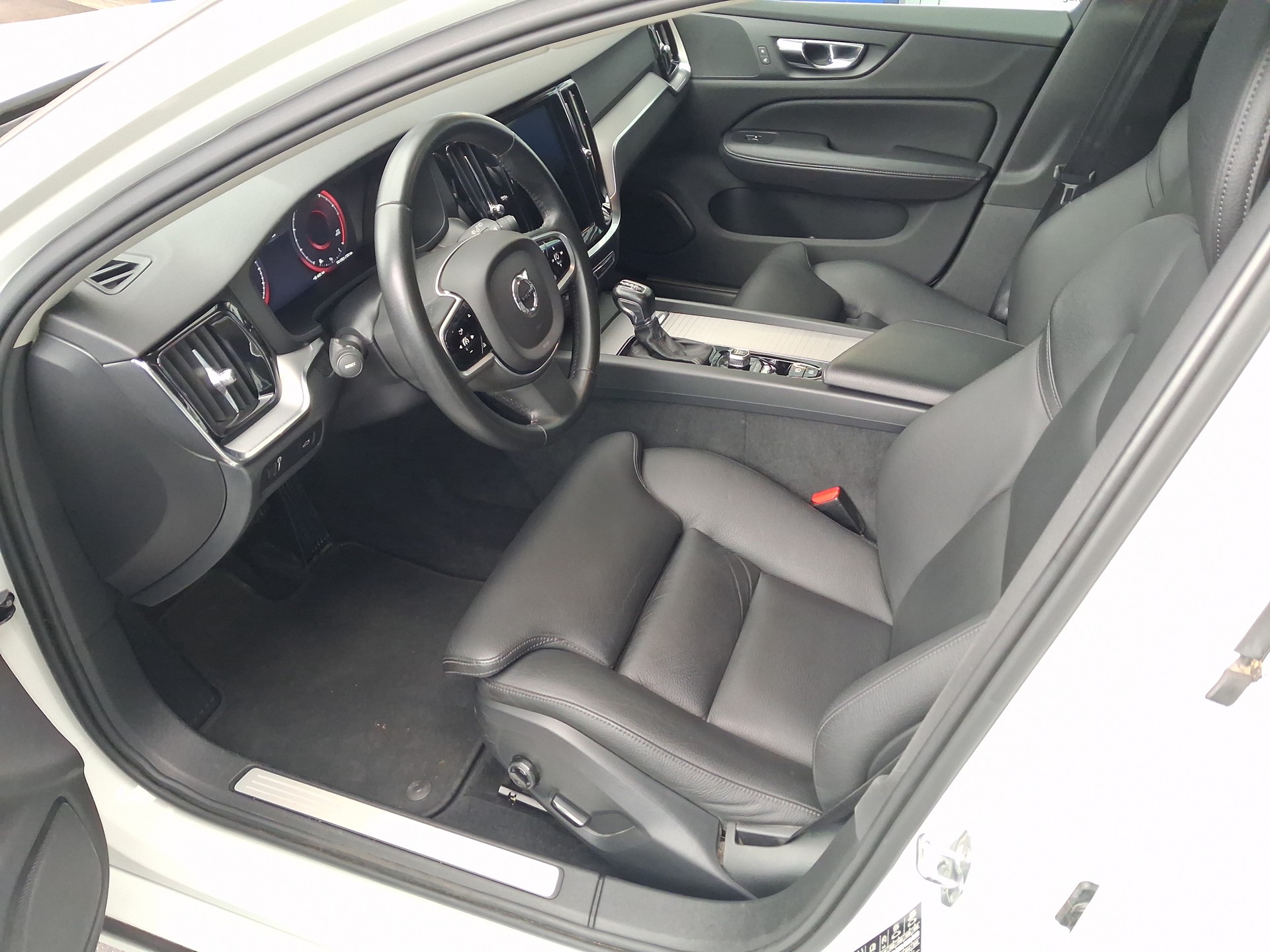 VOLVO V60 T6 AWD Inscription-image-7