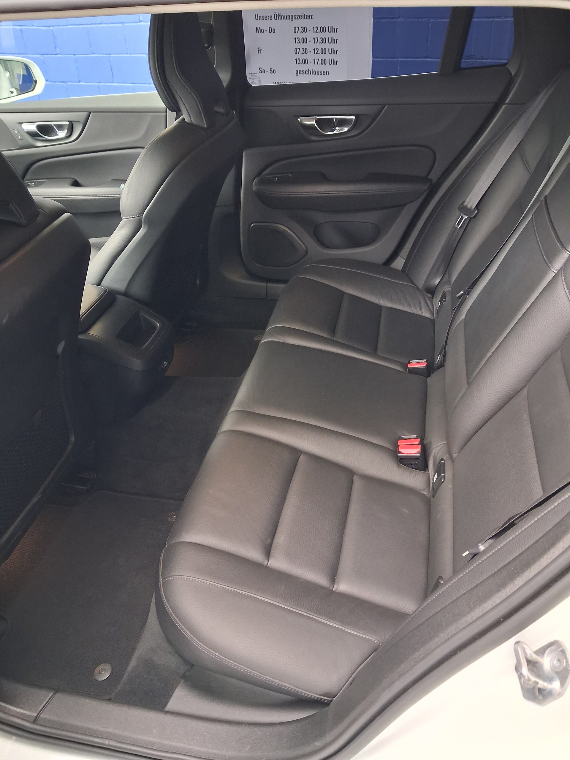 VOLVO V60 T6 AWD Inscription-image-9