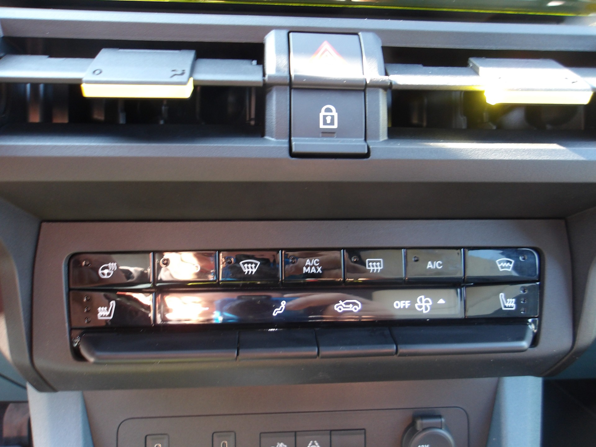 FIAT Grande Panda MHEV La Prima-image-12