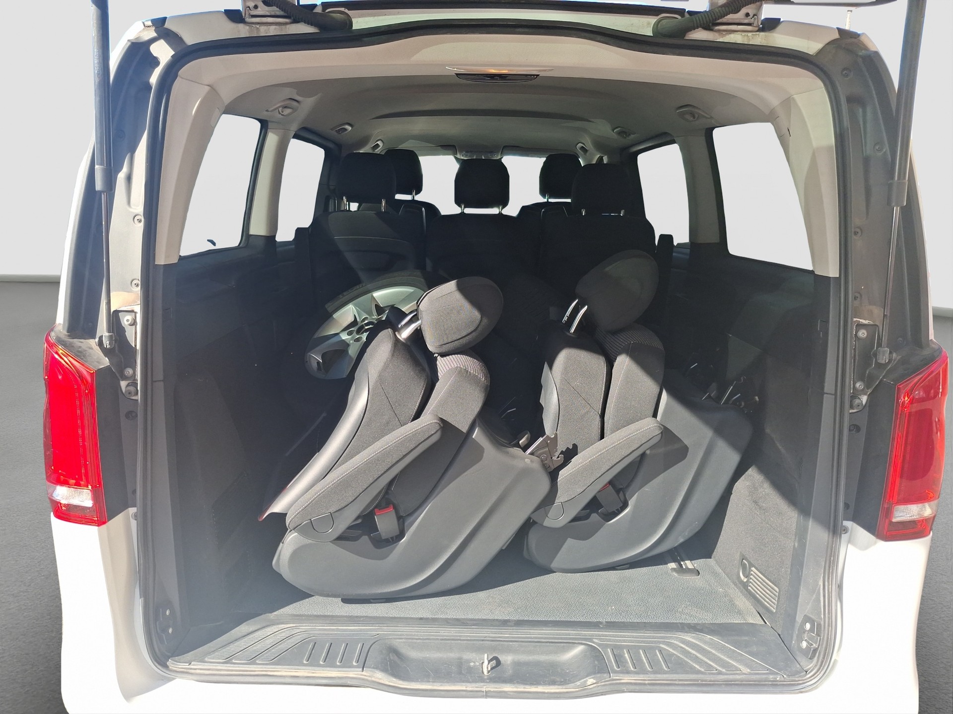 MERCEDES-BENZ V 250 d lang 4Matic 7G-Tronic-image-6