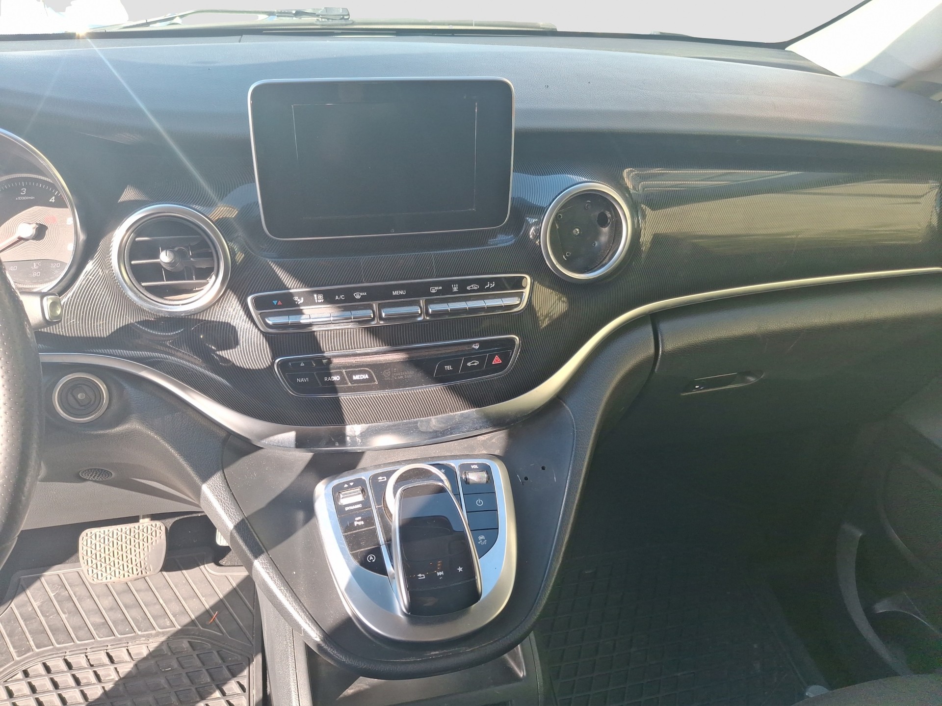MERCEDES-BENZ V 250 d lang 4Matic 7G-Tronic-image-10
