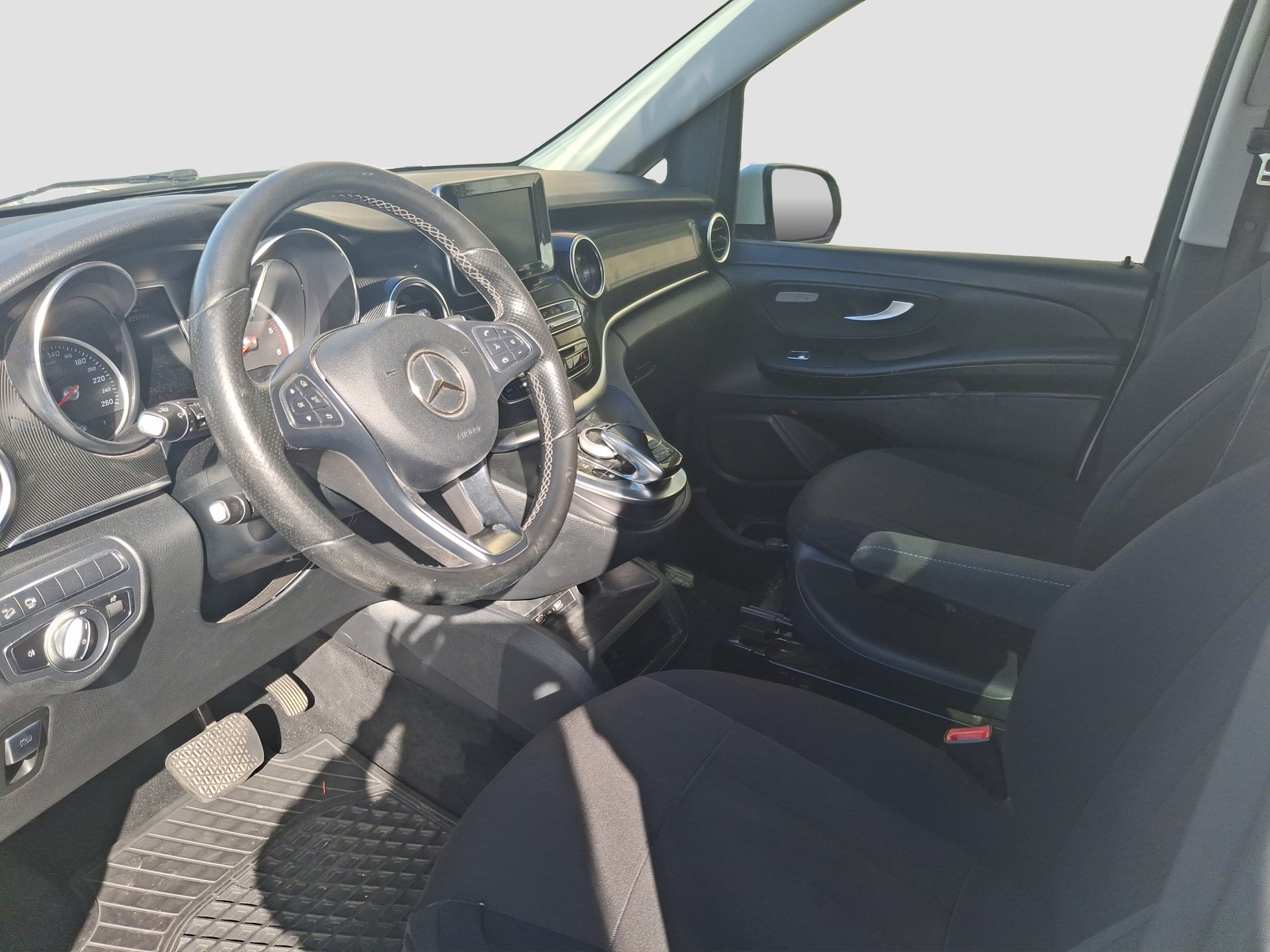 MERCEDES-BENZ V 250 d lang 4Matic 7G-Tronic-image-8