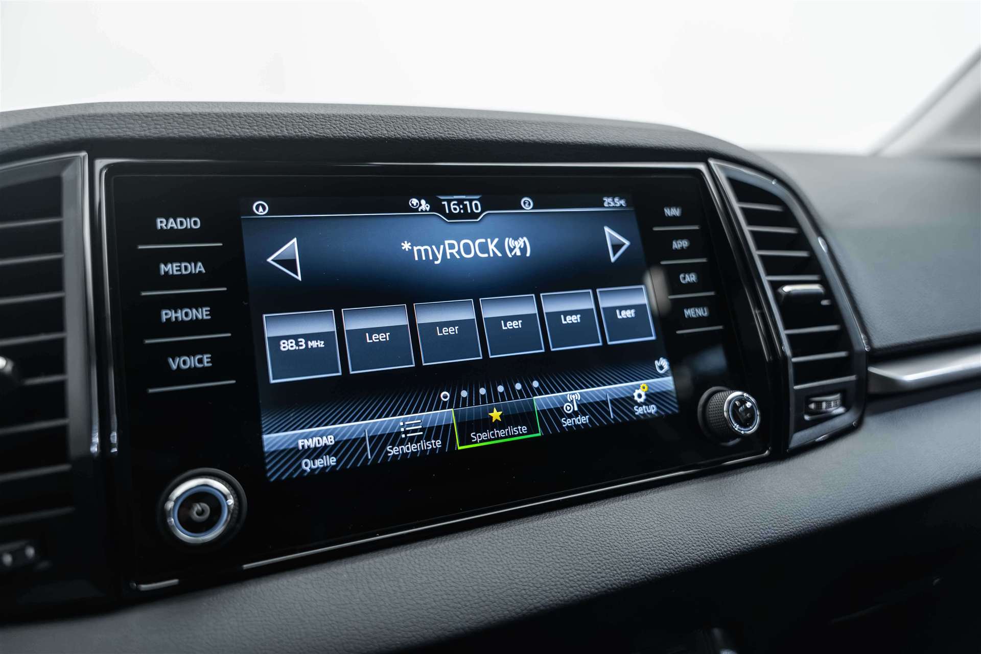SKODA SKODA Karoq 1.5 TSi Selection DSG-Automat-image-20