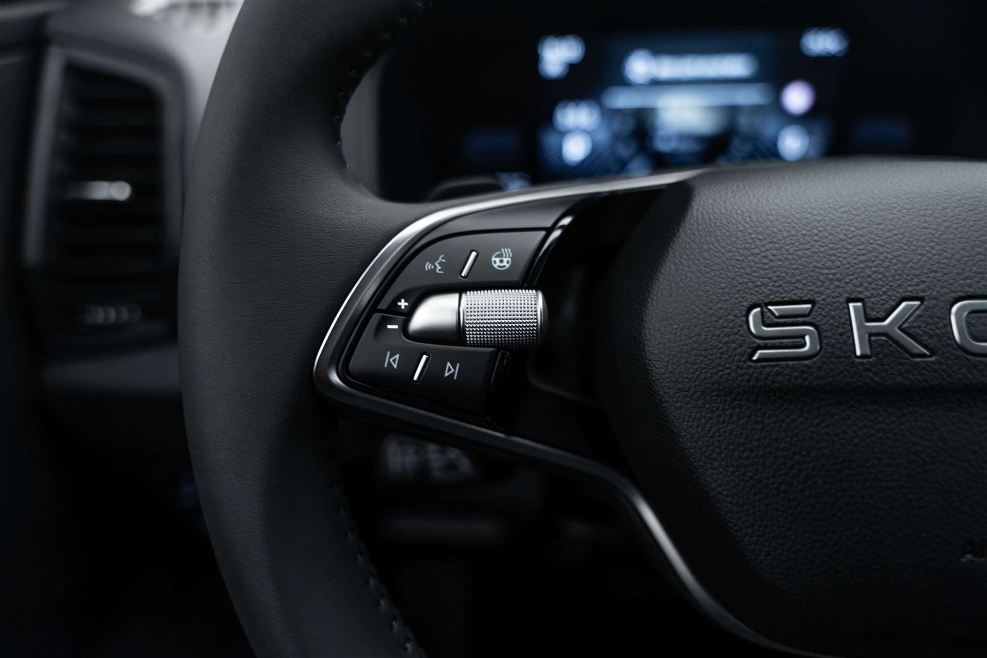 SKODA SKODA Karoq 1.5 TSi Selection DSG-Automat-image-14