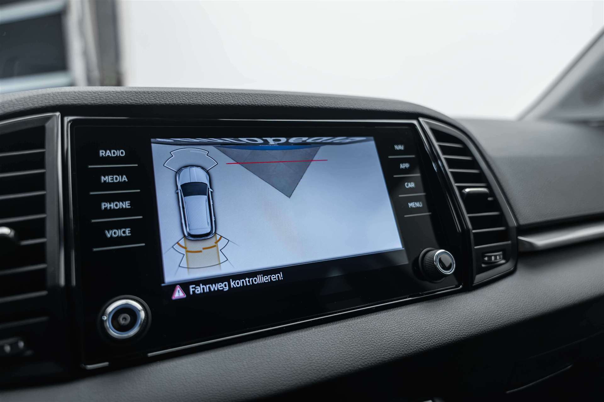 SKODA SKODA Karoq 1.5 TSi Selection DSG-Automat-image-17