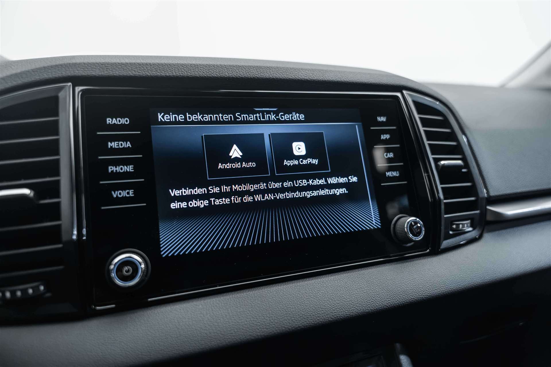 SKODA SKODA Karoq 1.5 TSi Selection DSG-Automat-image-24