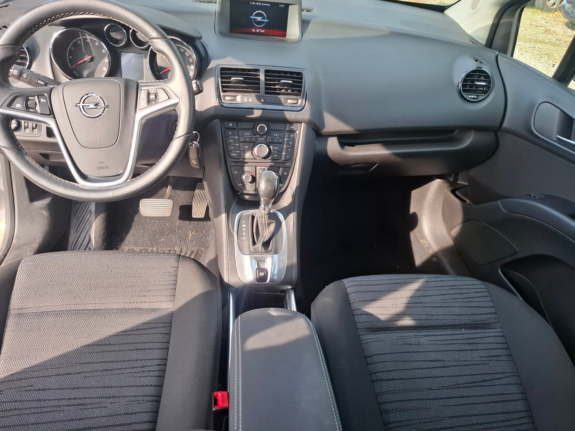 OPEL Meriva 1.4 Turbo Cosmo Automatic-image-8