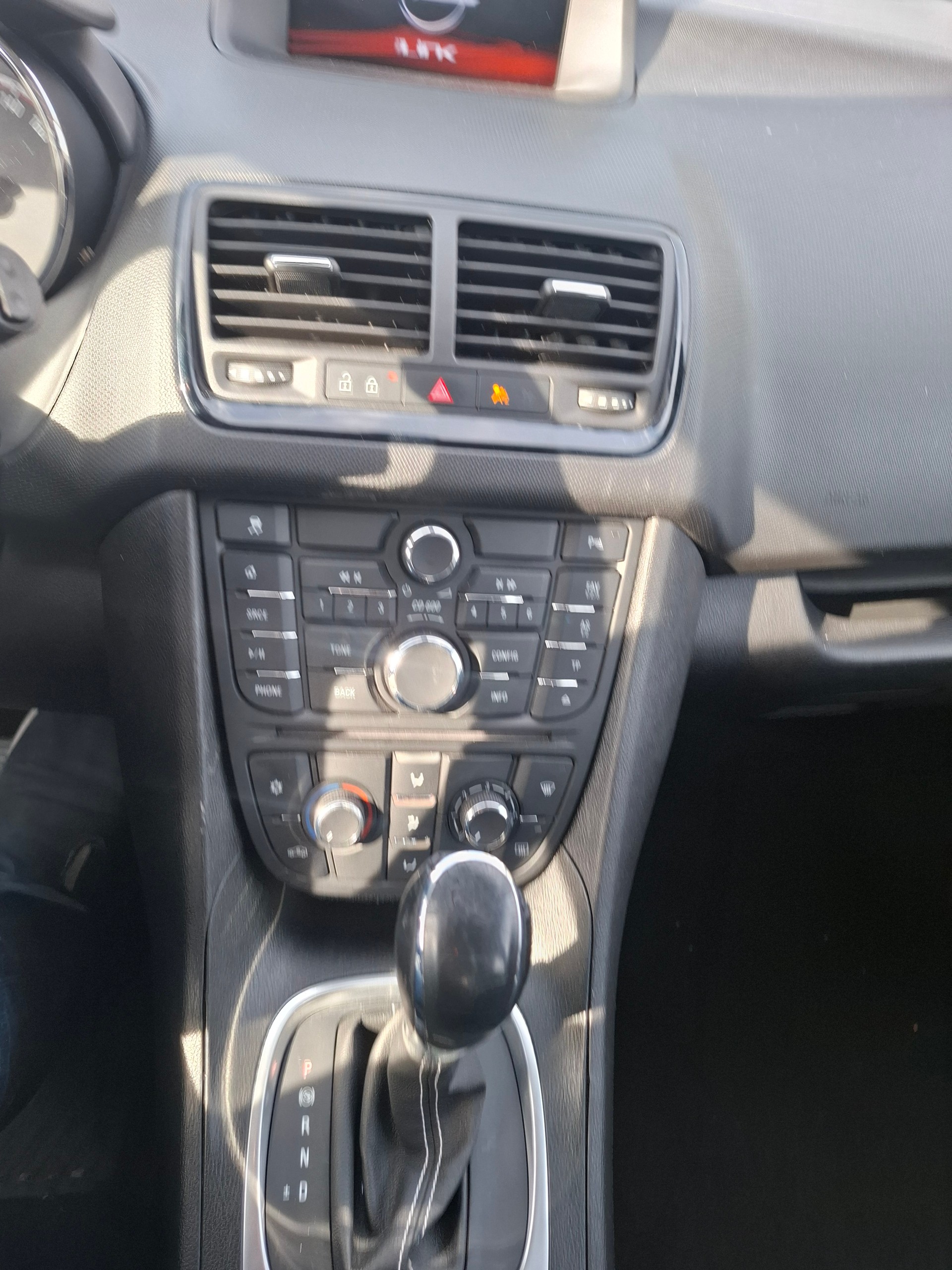 OPEL Meriva 1.4 Turbo Cosmo Automatic-image-12