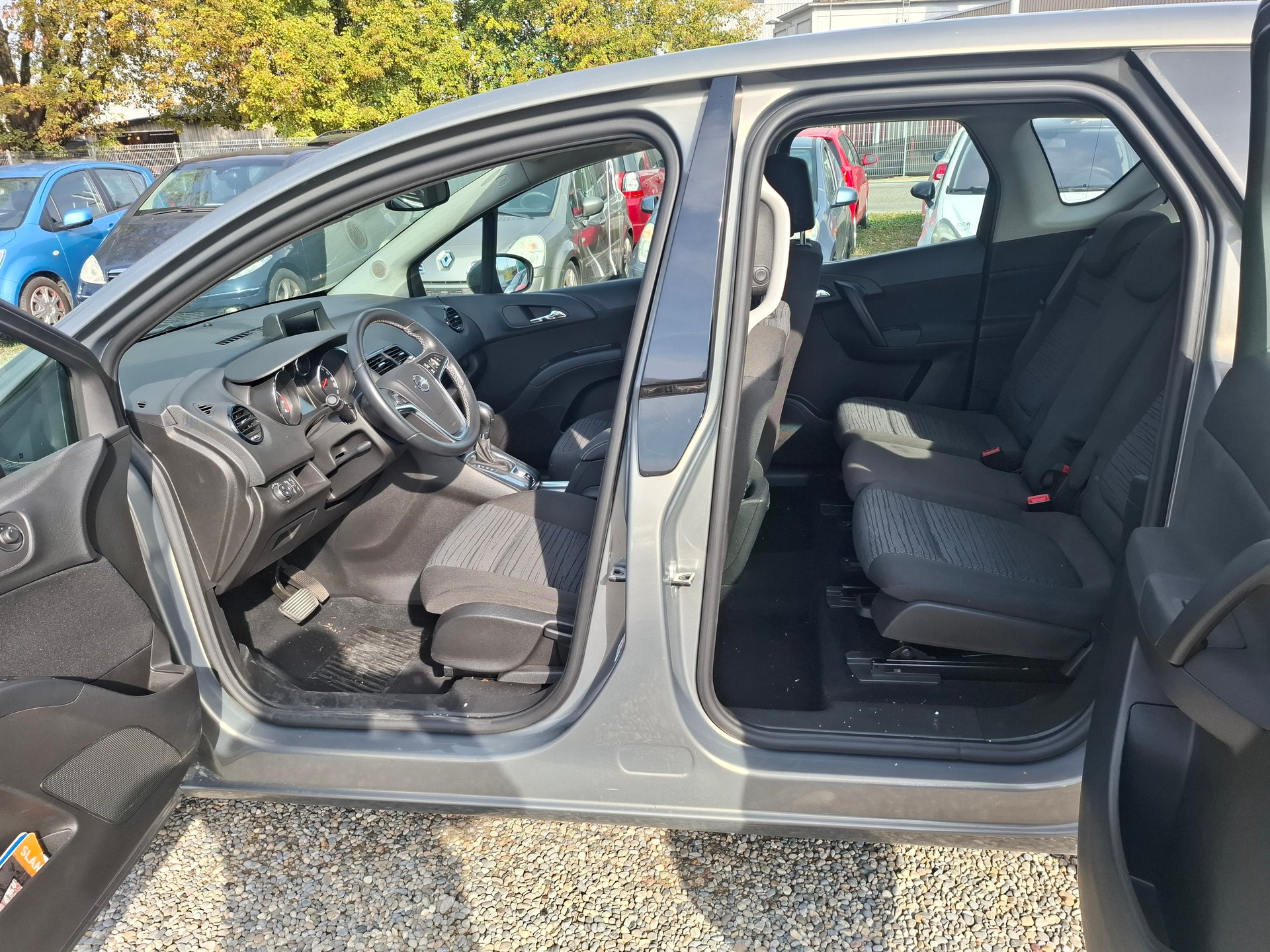 OPEL Meriva 1.4 Turbo Cosmo Automatic-image-9