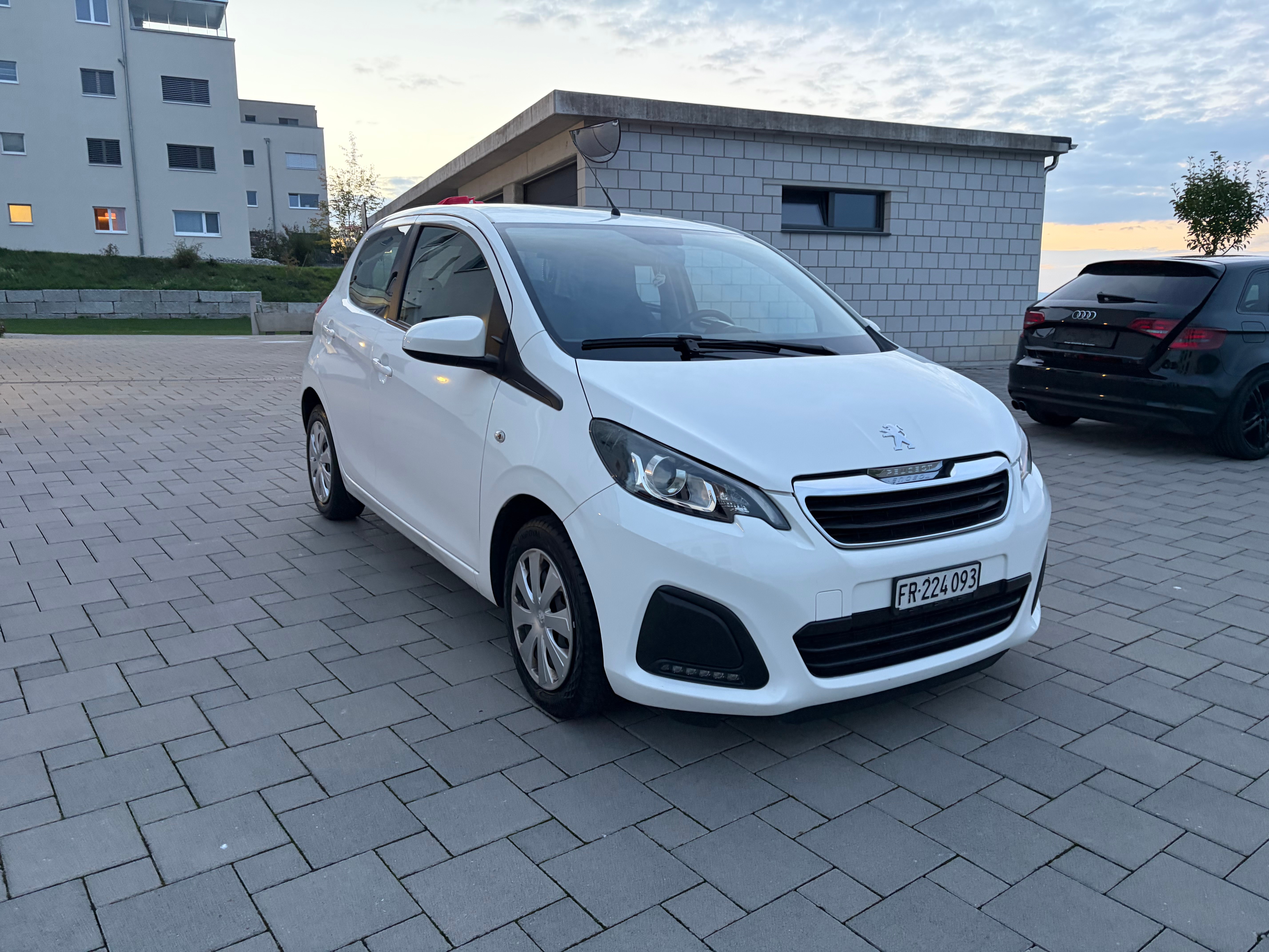 Car photo