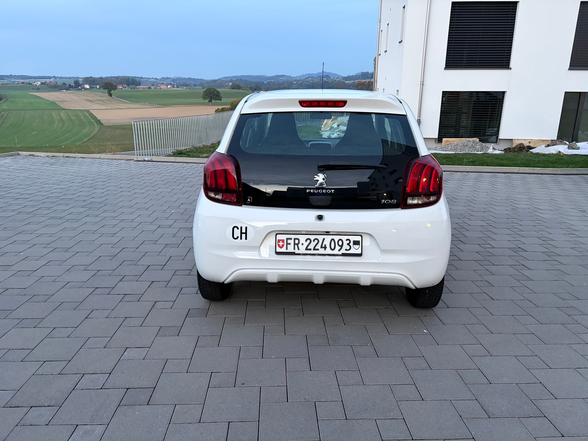PEUGEOT 1.0 PureTech Active Top S/S-image-2