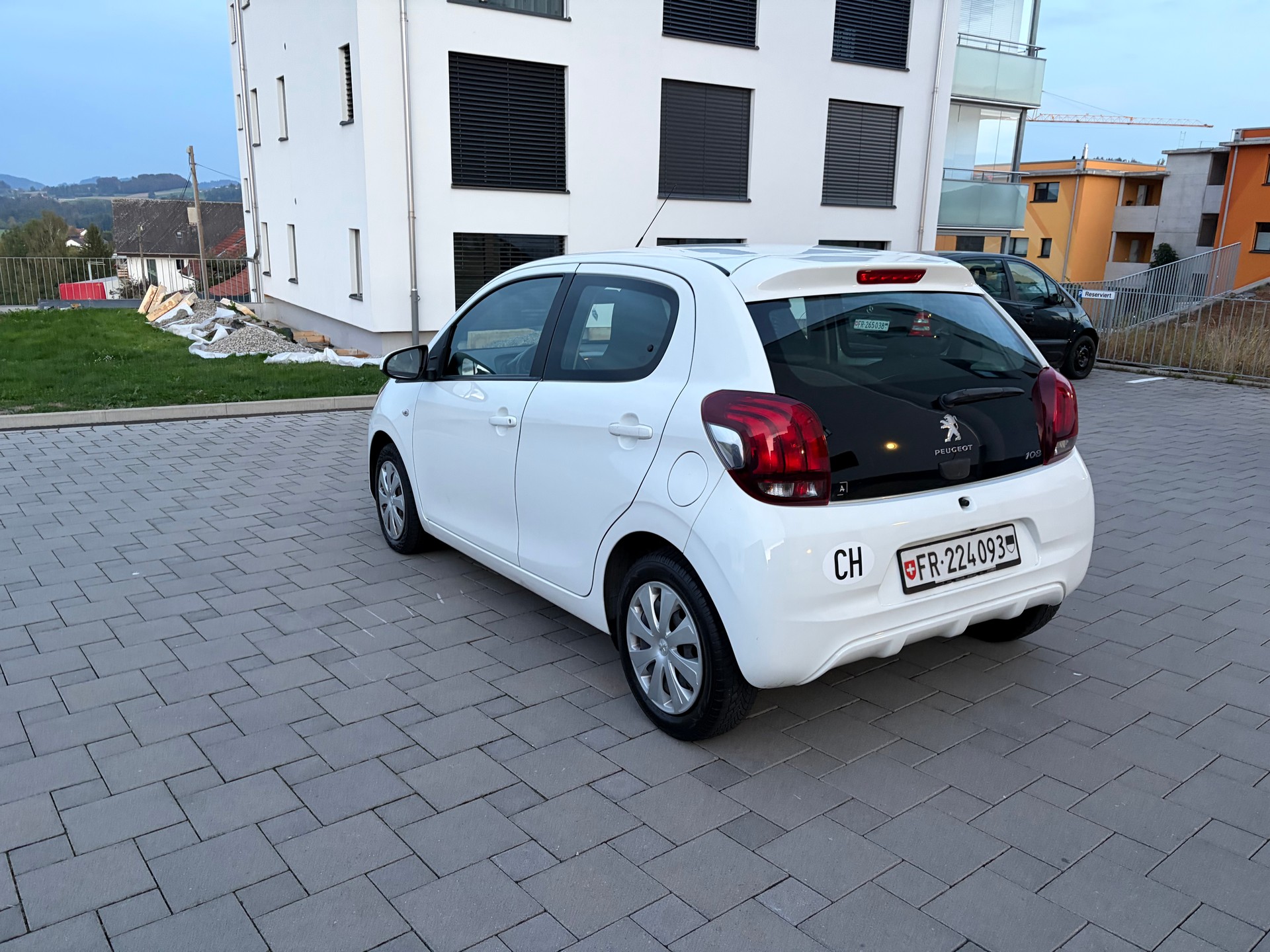 PEUGEOT 1.0 PureTech Active Top S/S-image-3