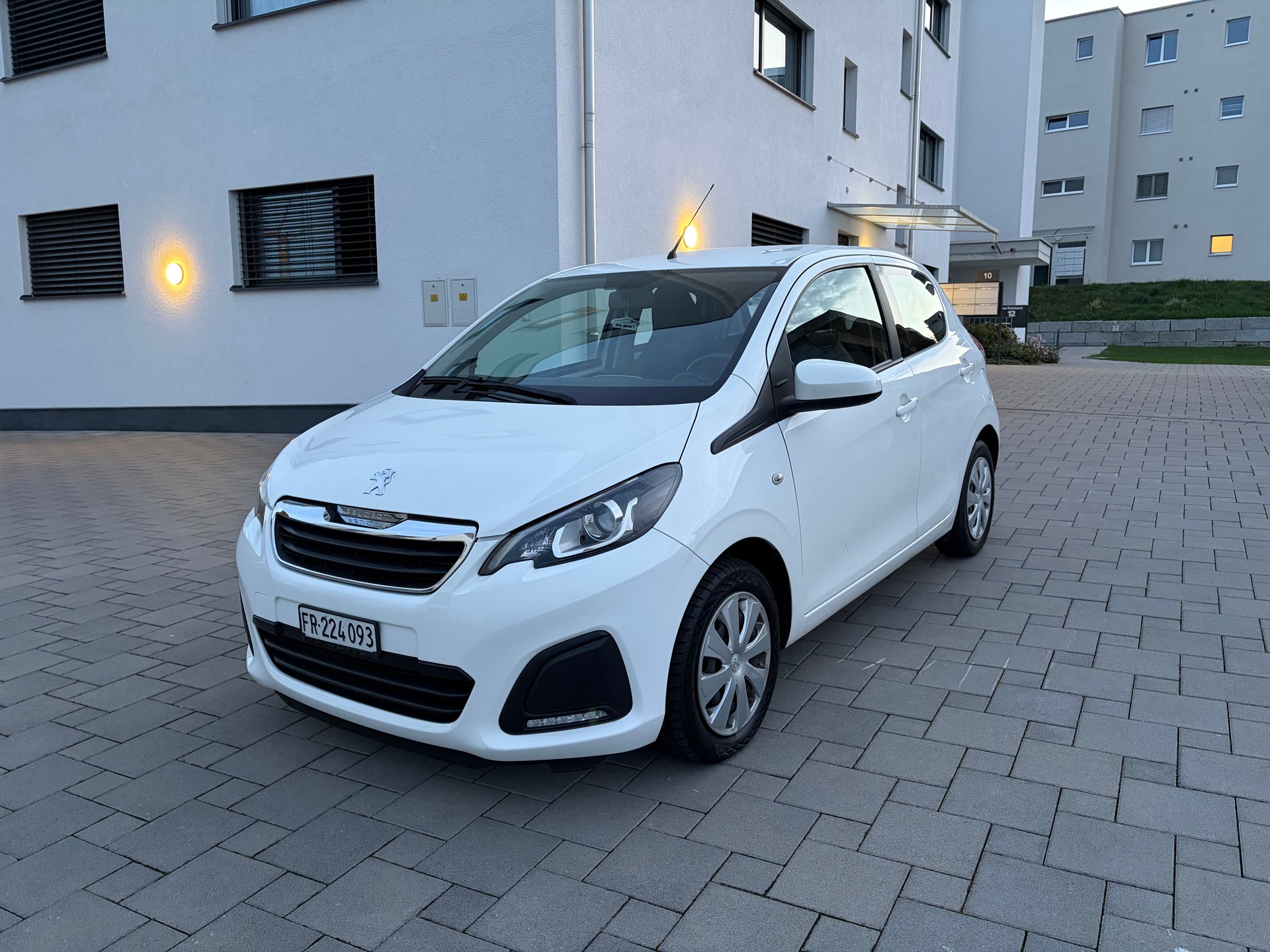 PEUGEOT 1.0 PureTech Active Top S/S-image-4