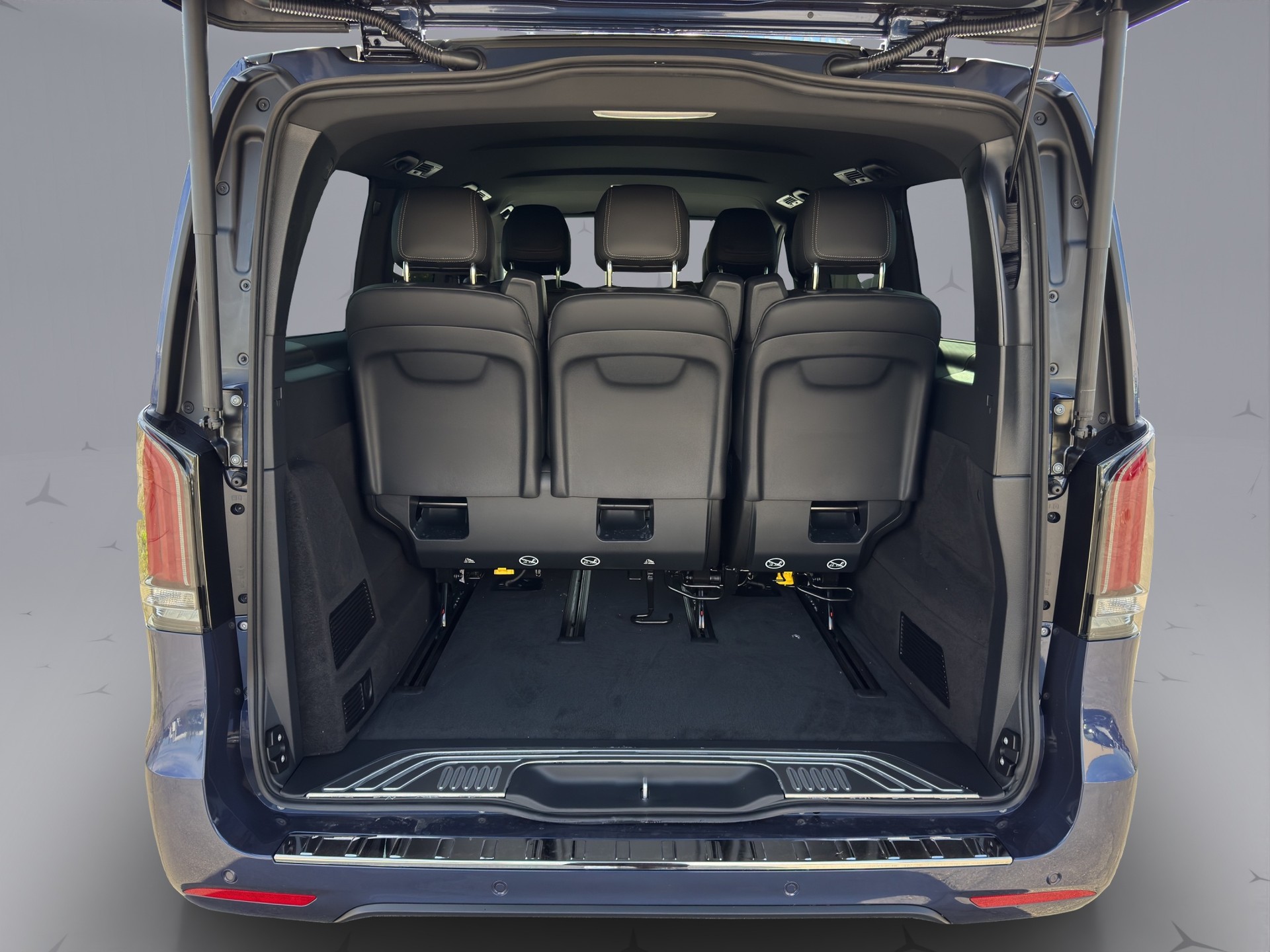 MERCEDES-BENZ V 300 d Exclusive Swiss Edition L 4Matic-image-16