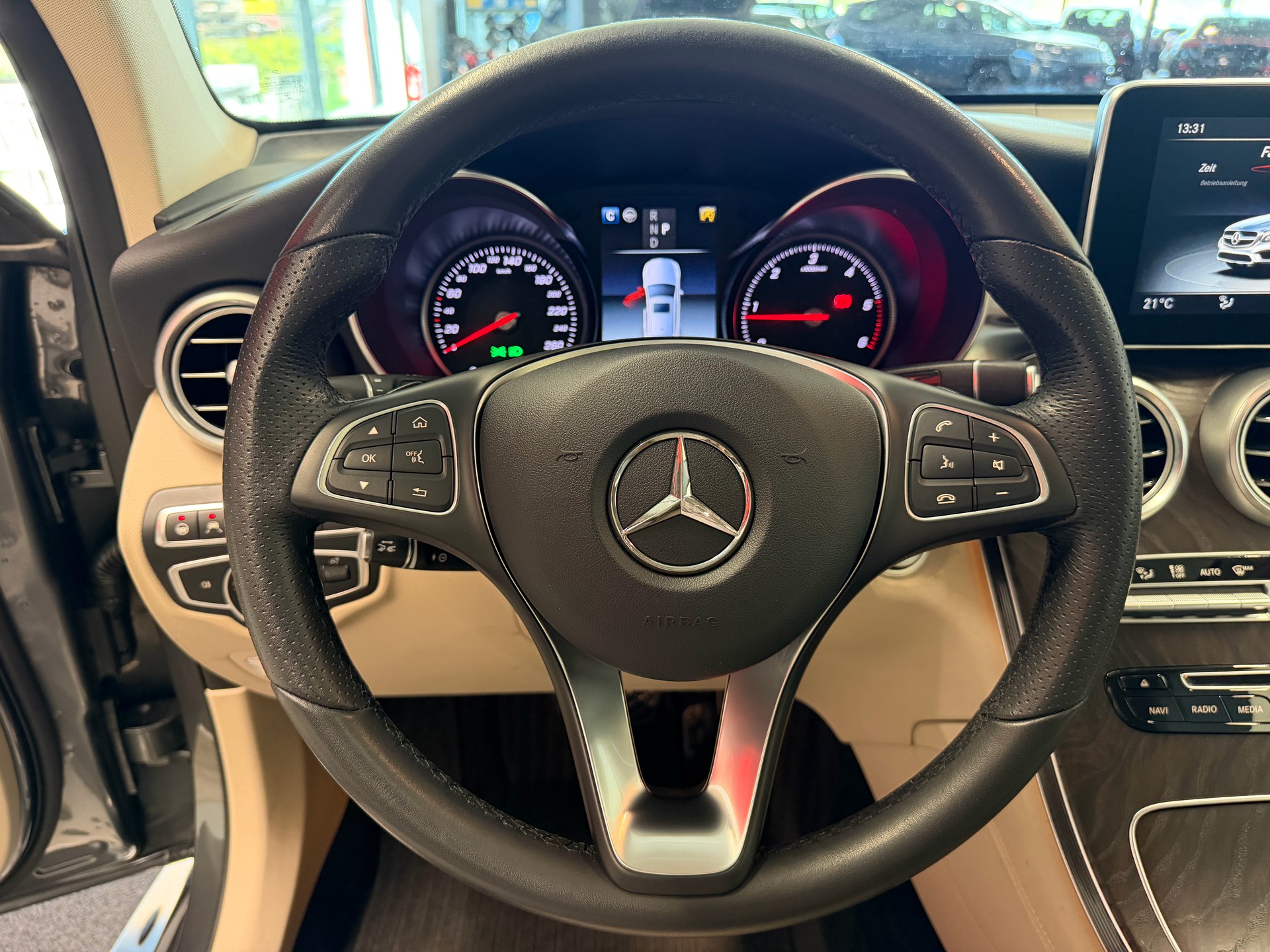 MERCEDES-BENZ GLC Coupé 250 d AMG Line 4Matic 9G-Tronic-image-17