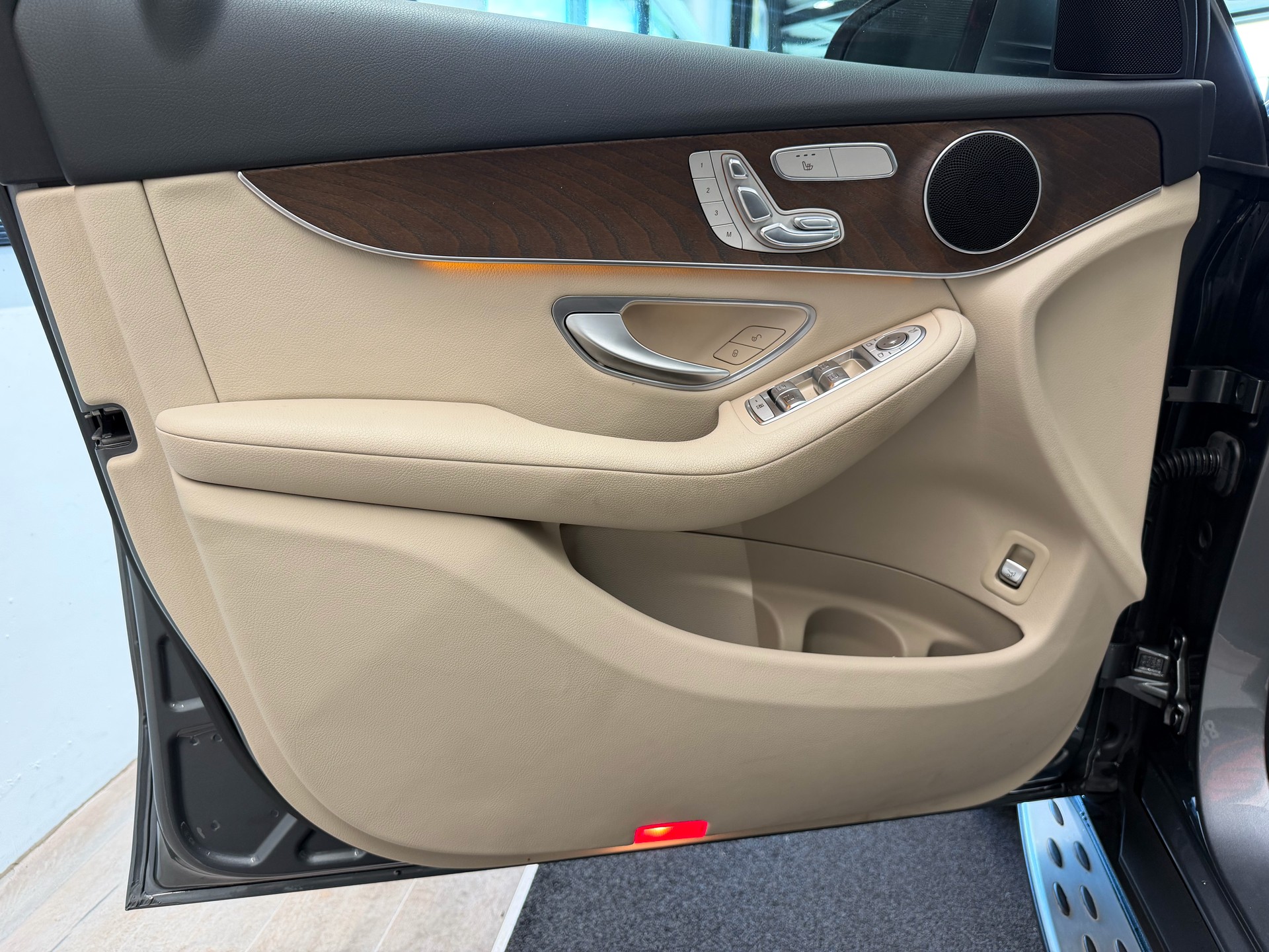 MERCEDES-BENZ GLC Coupé 250 d AMG Line 4Matic 9G-Tronic-image-10
