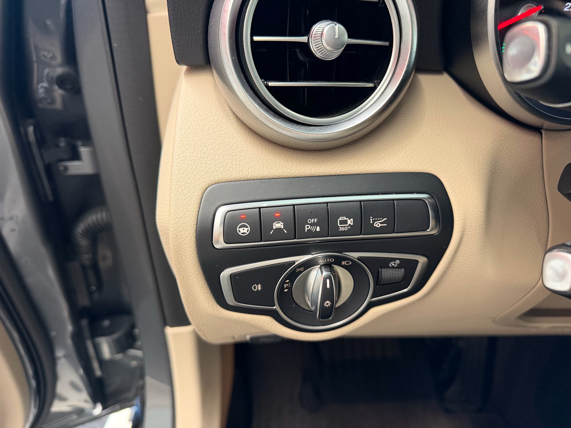MERCEDES-BENZ GLC Coupé 250 d AMG Line 4Matic 9G-Tronic-image-16