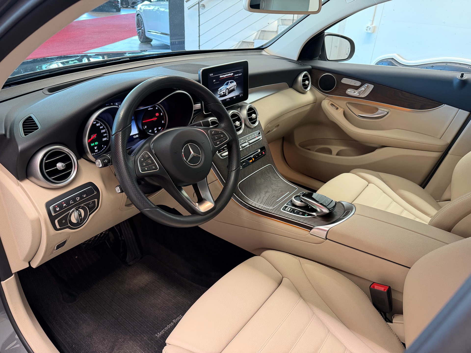 MERCEDES-BENZ GLC Coupé 250 d AMG Line 4Matic 9G-Tronic-image-14
