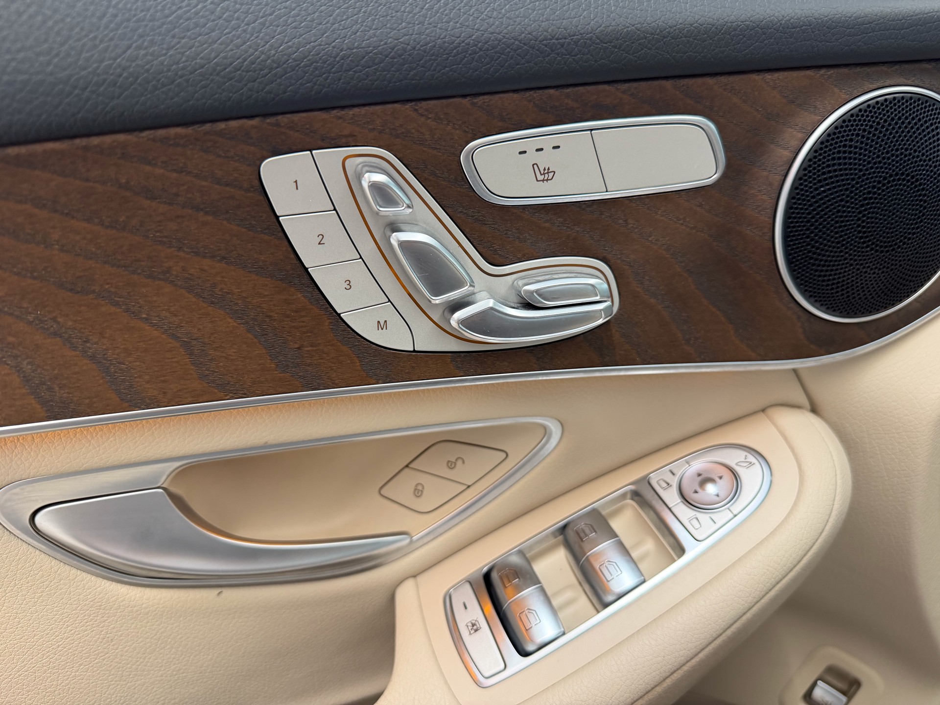 MERCEDES-BENZ GLC Coupé 250 d AMG Line 4Matic 9G-Tronic-image-11