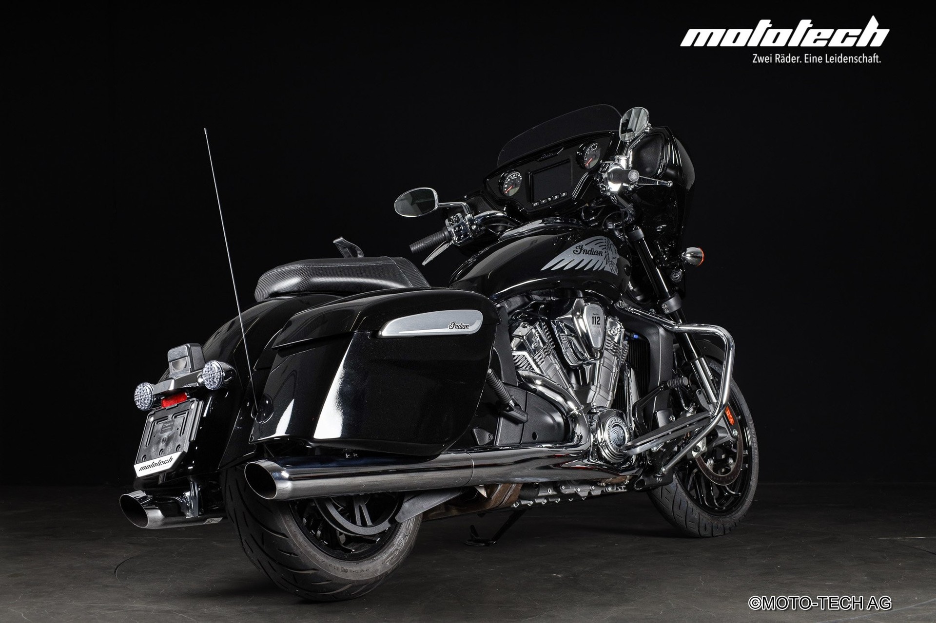INDIAN Chieftain Power Plus 112 Limited-showroom-element-2