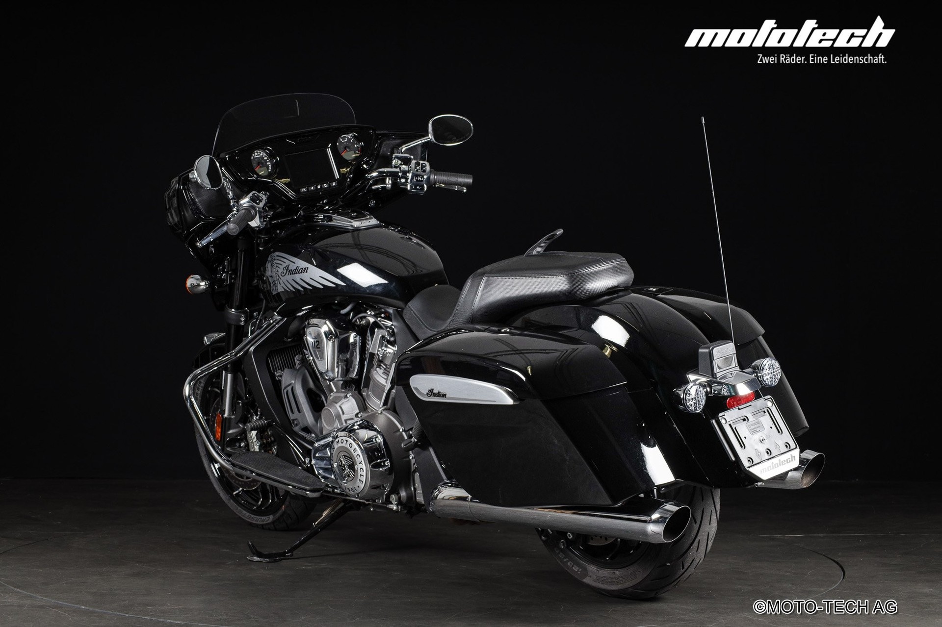 INDIAN Chieftain Power Plus 112 Limited-showroom-element-3