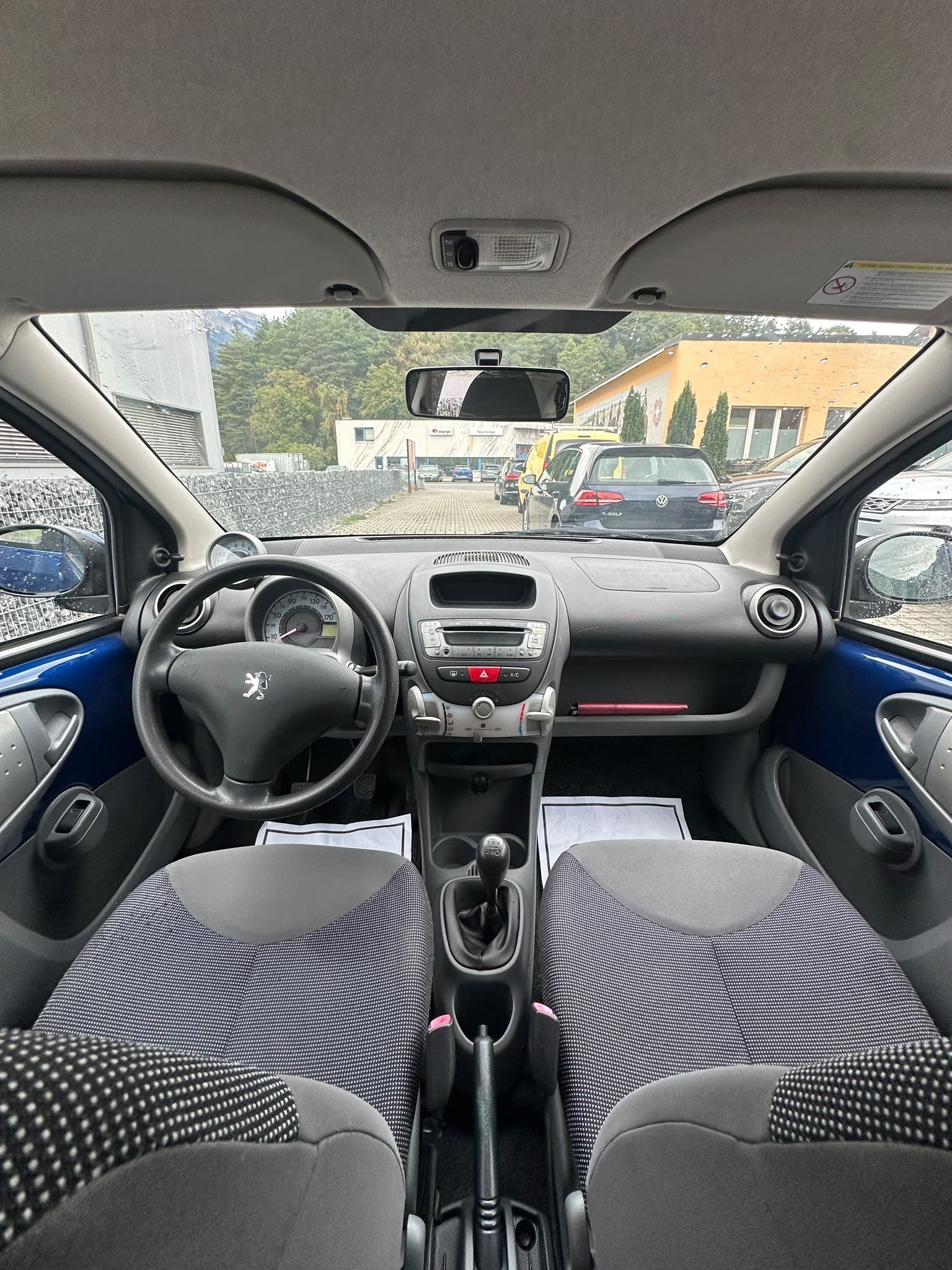 PEUGEOT 107 1.0 Trendy-image-9