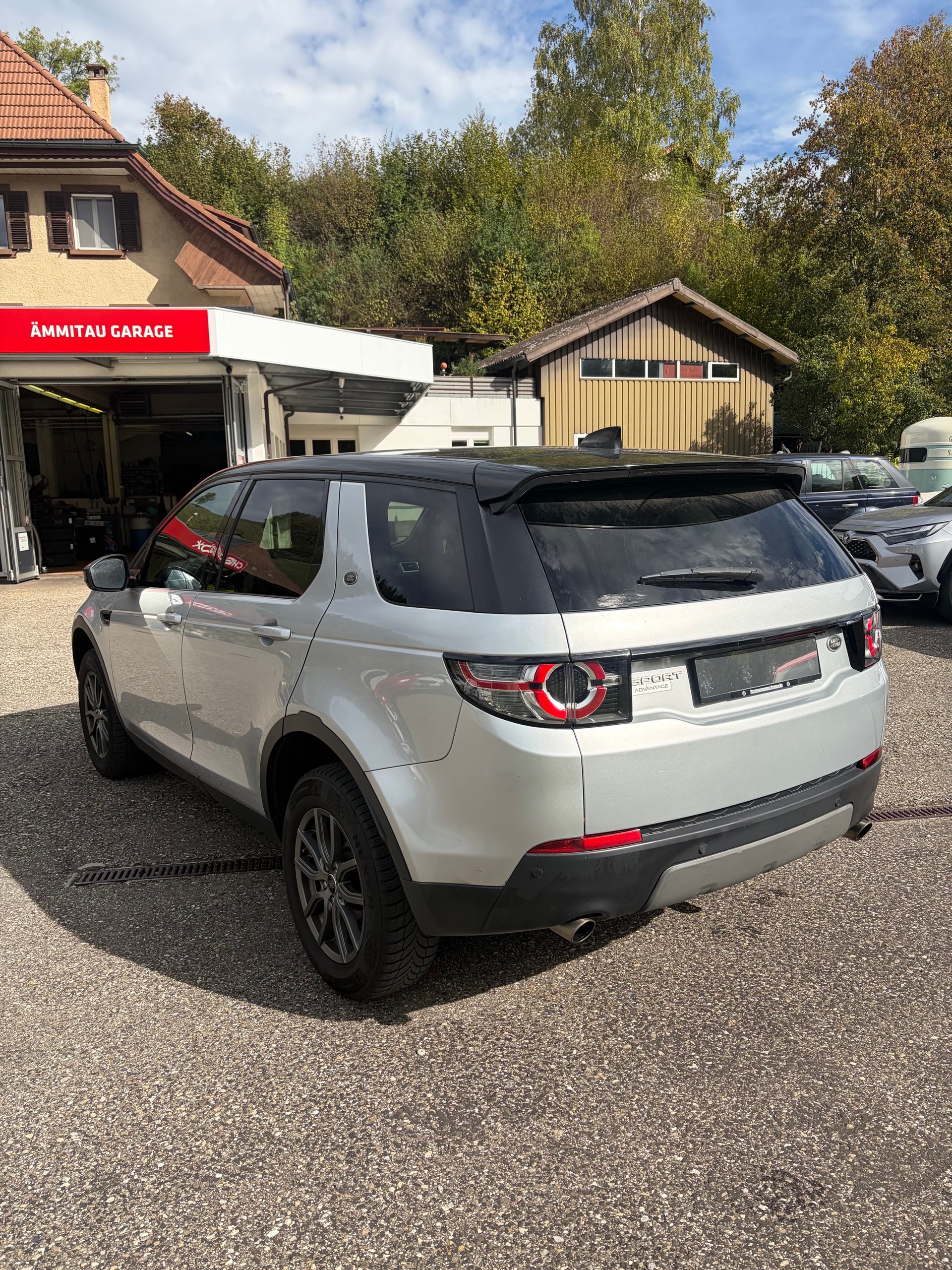LAND ROVER Discovery Sport 2.0 TD4 Advantage AT9-image-5