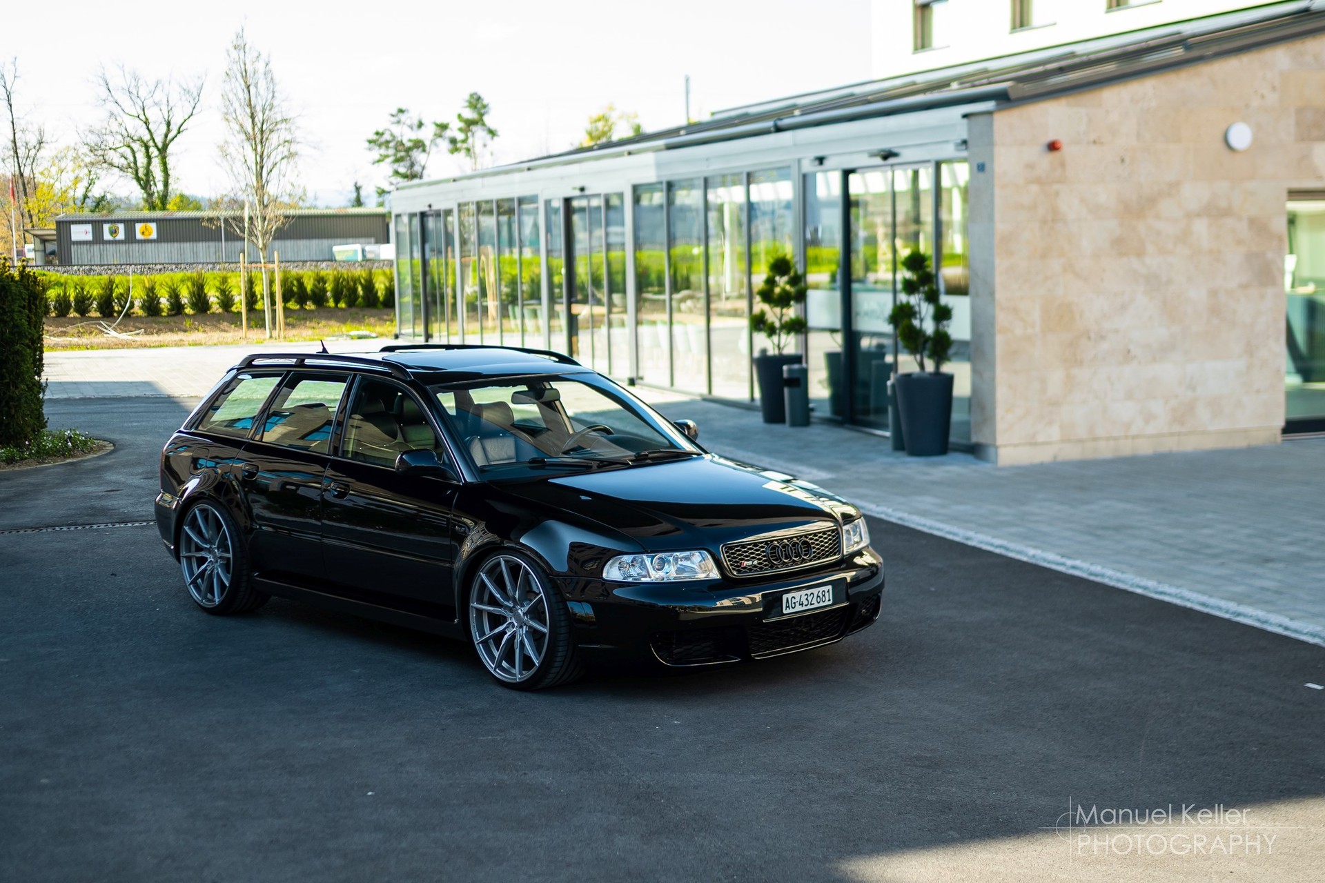 AUDI RS4-image-1