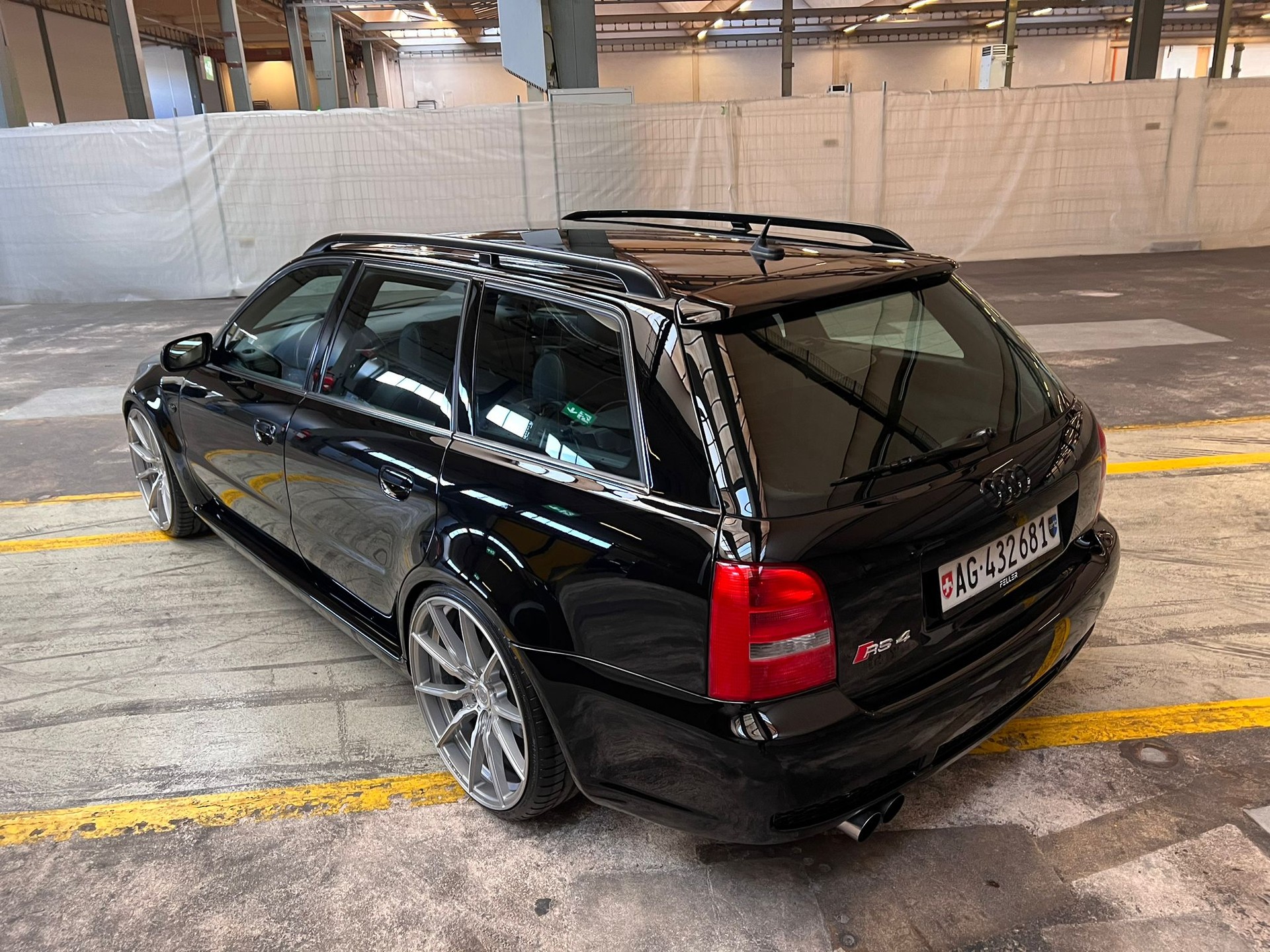 AUDI RS4-image-7