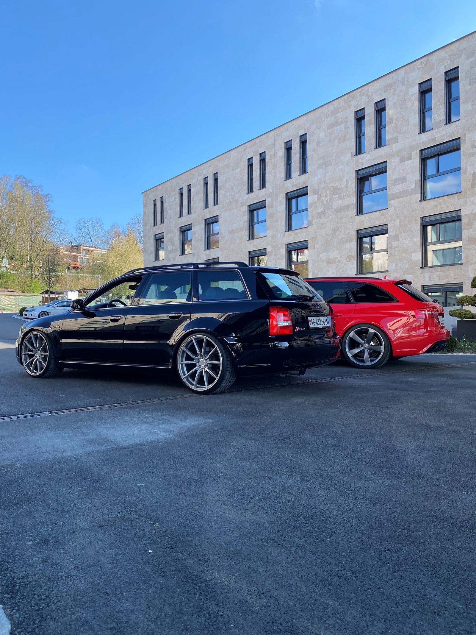 AUDI RS4-image-3