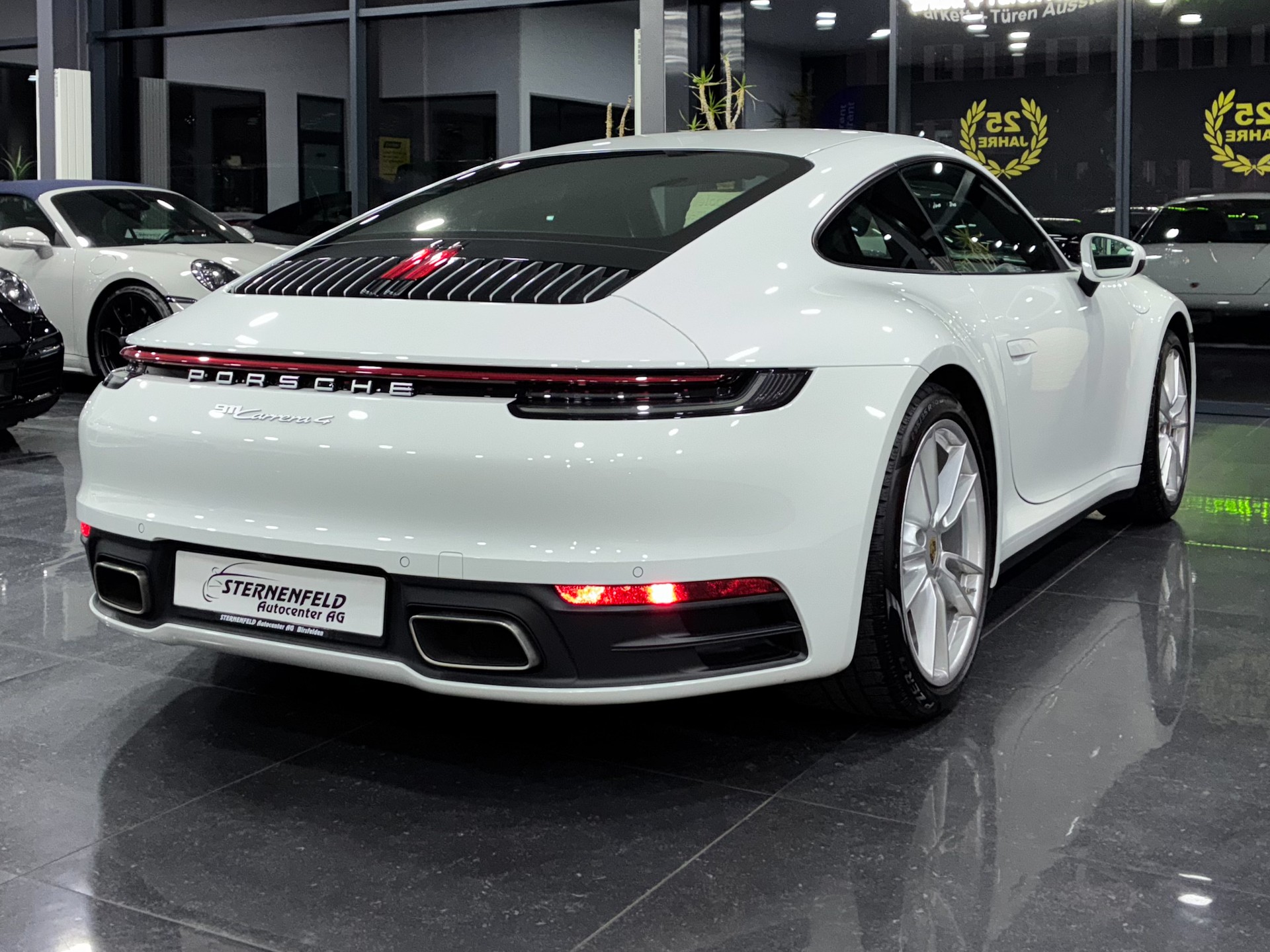 PORSCHE 911 Carrera 4 PDK-image-5
