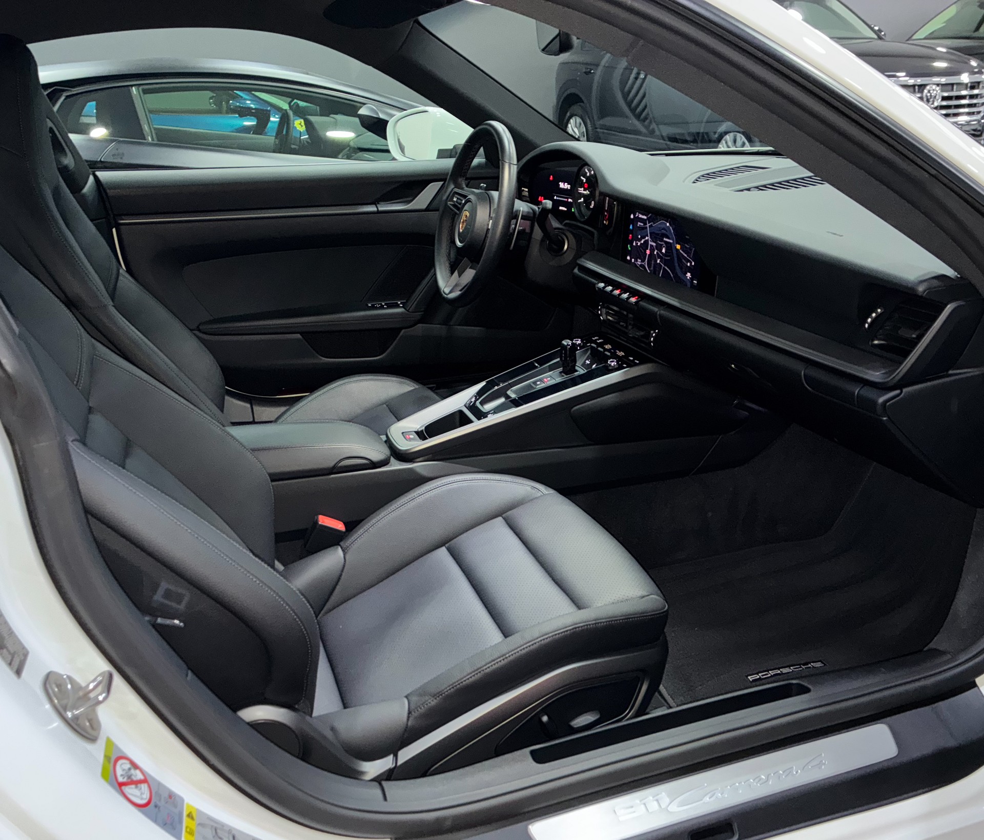PORSCHE 911 Carrera 4 PDK-image-11