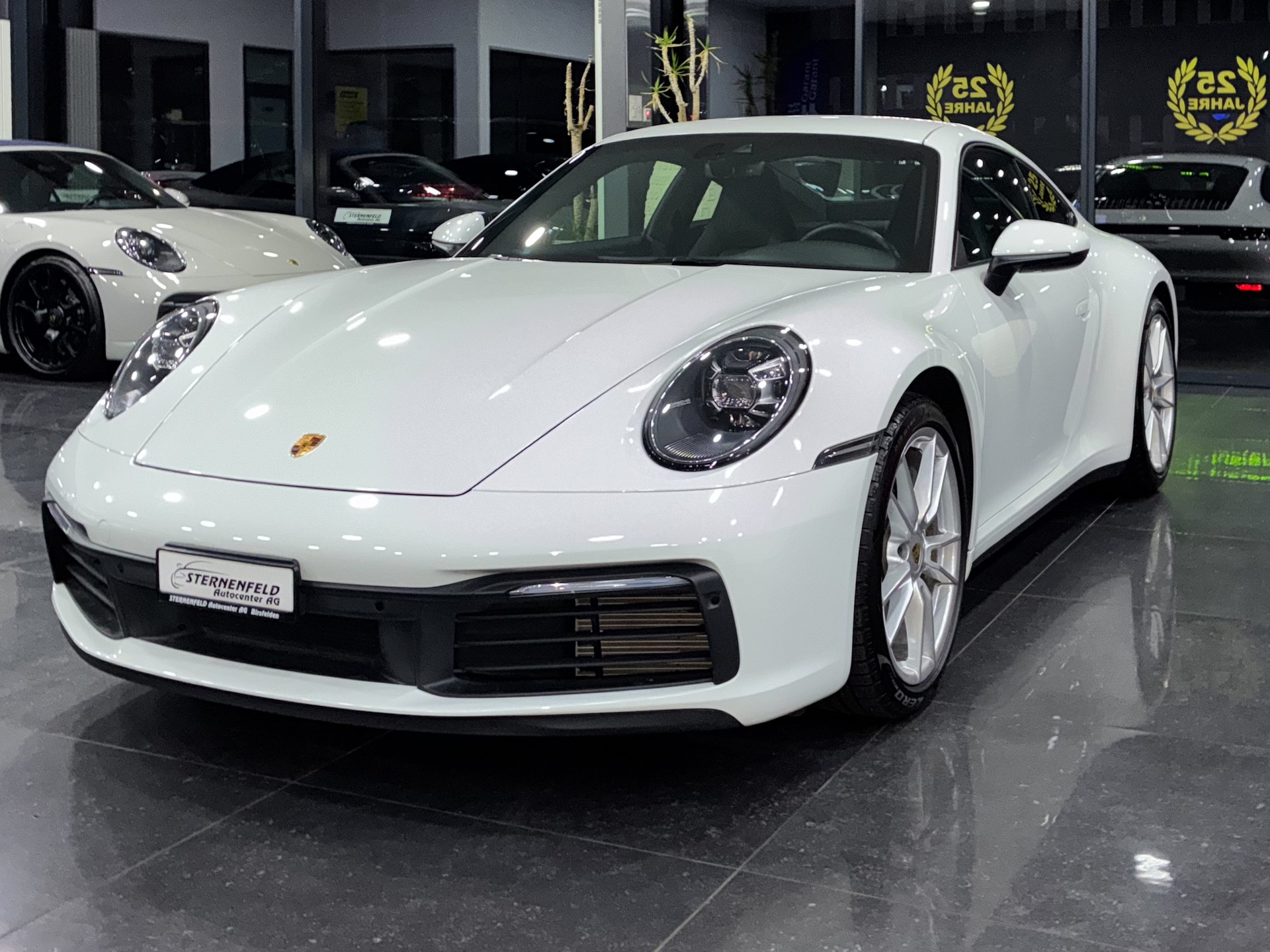 PORSCHE 911 Carrera 4 PDK-image-0
