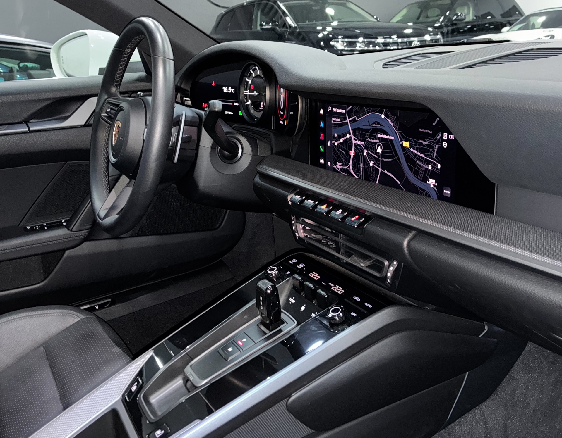 PORSCHE 911 Carrera 4 PDK-image-12