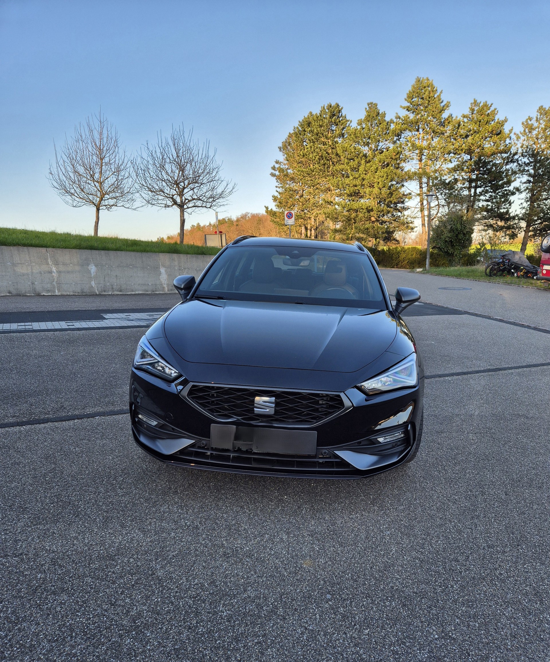 SEAT Leon ST 1.4 eHybrid pHEV DSG Hola FR-image-1